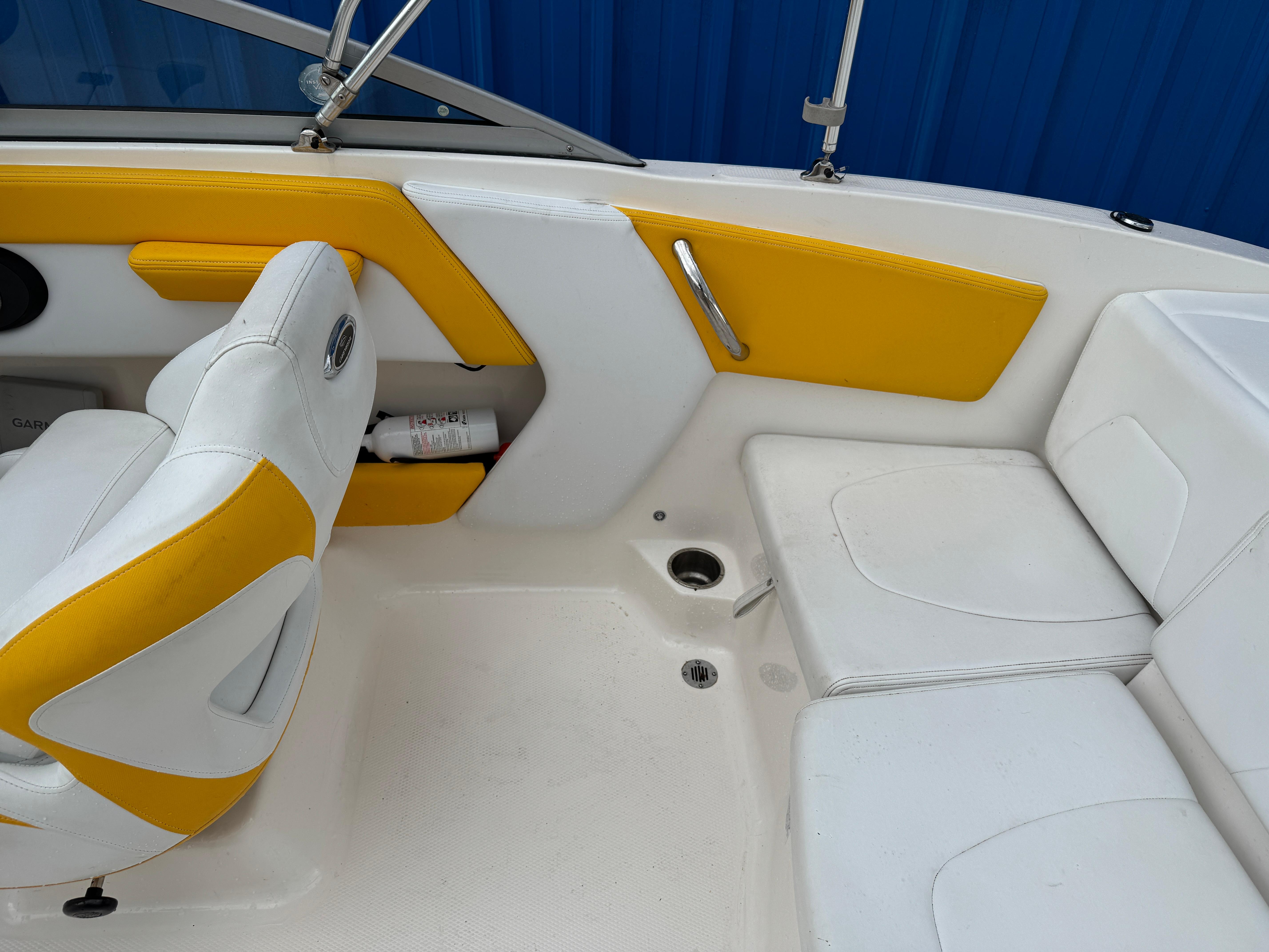 2014-chaparral-21-sport-h2o-power-9830159-20250606133907810-1_xlarge