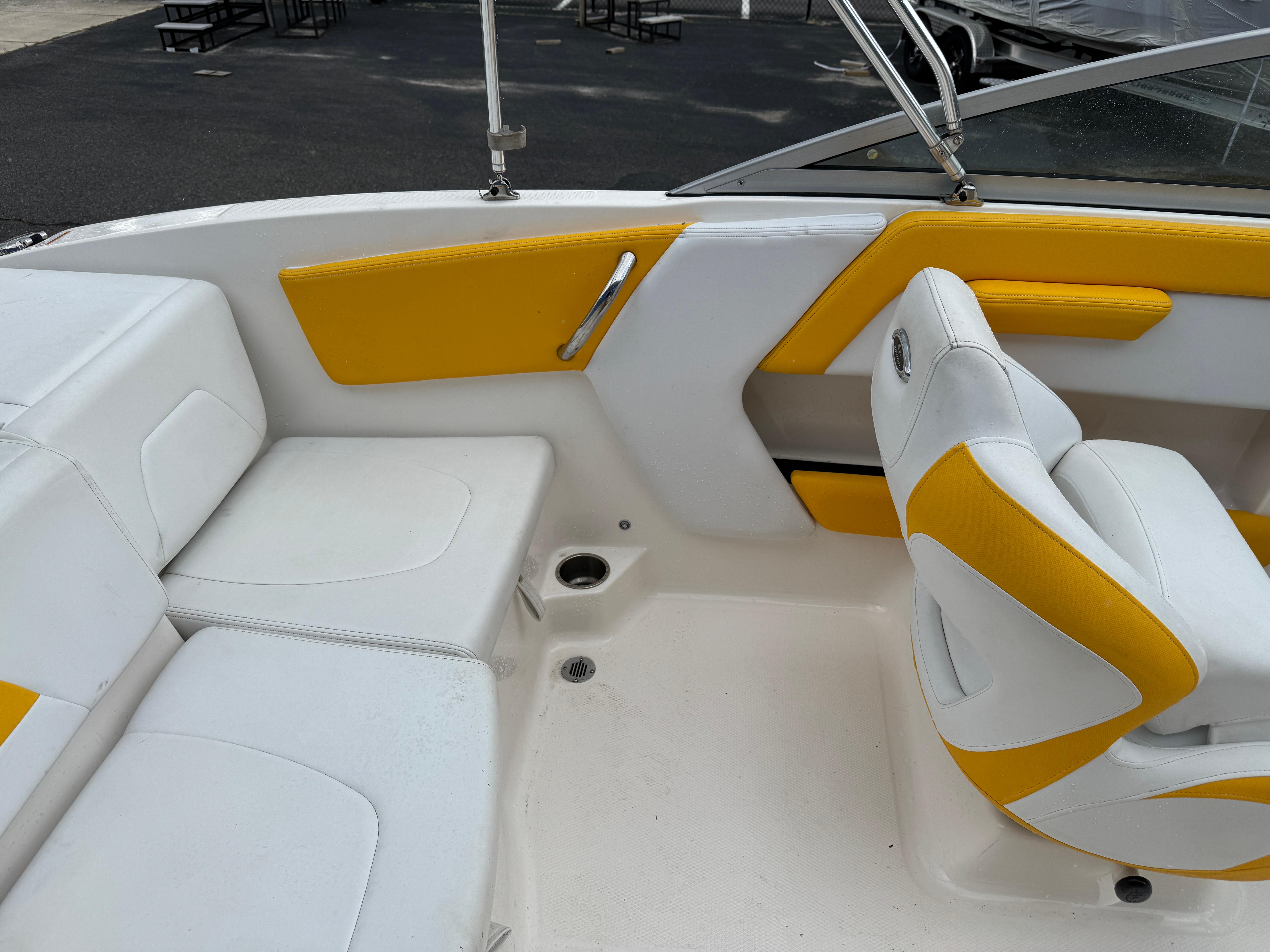 2014-chaparral-21-sport-h2o-power-9830159-20250606133919560-1_xlarge