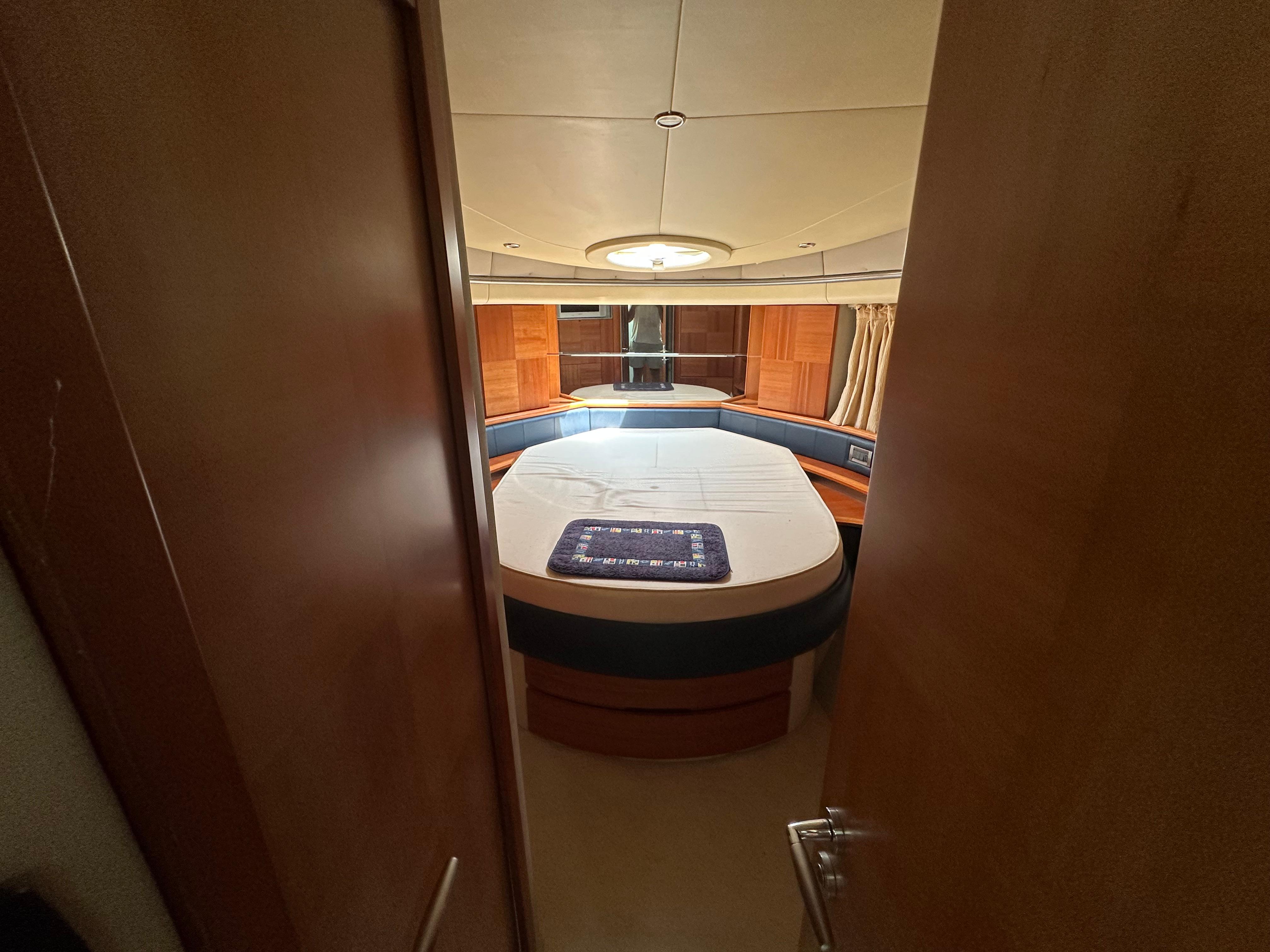 2006 Azimut 52 