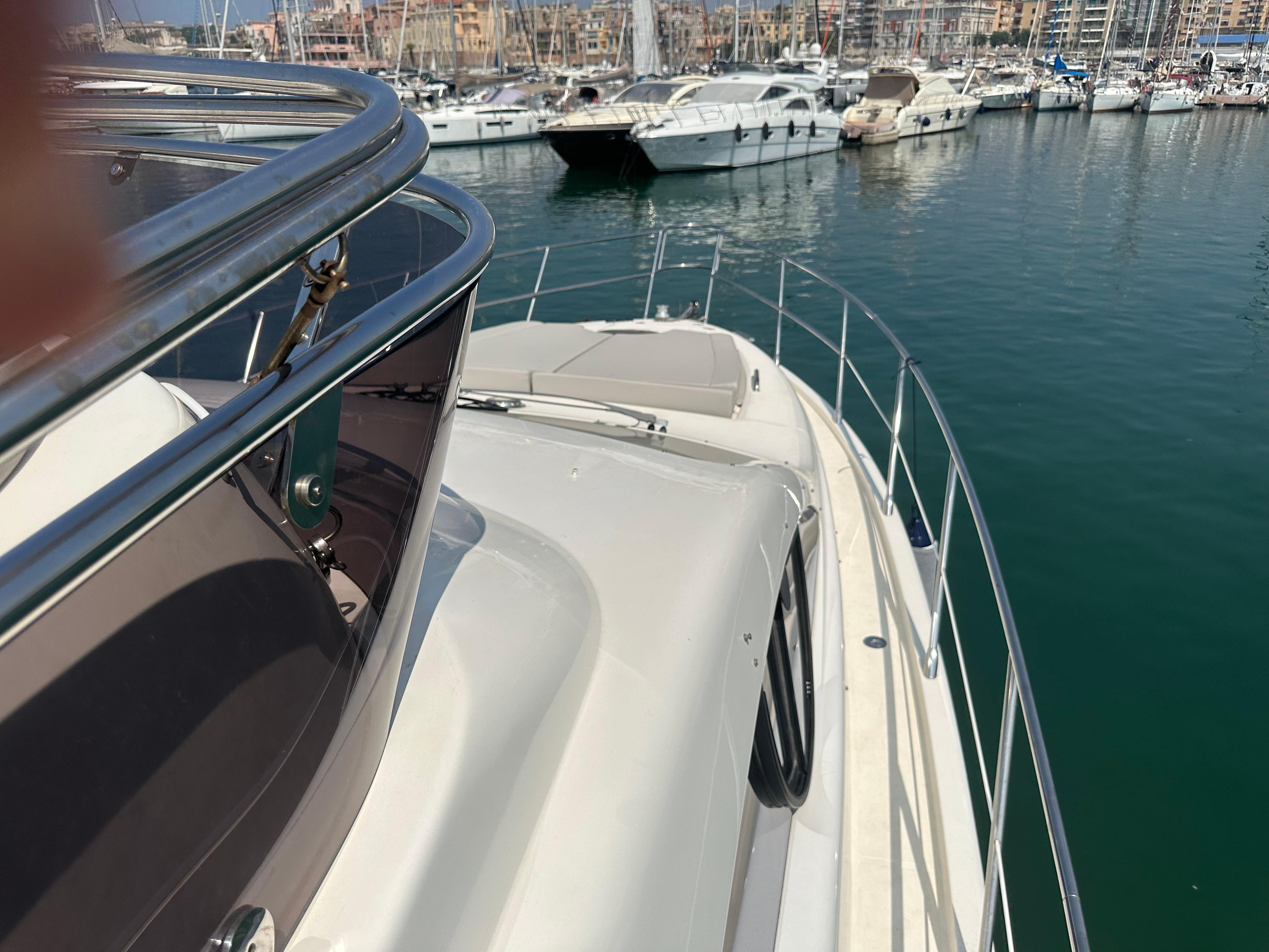 2006 Azimut 52 