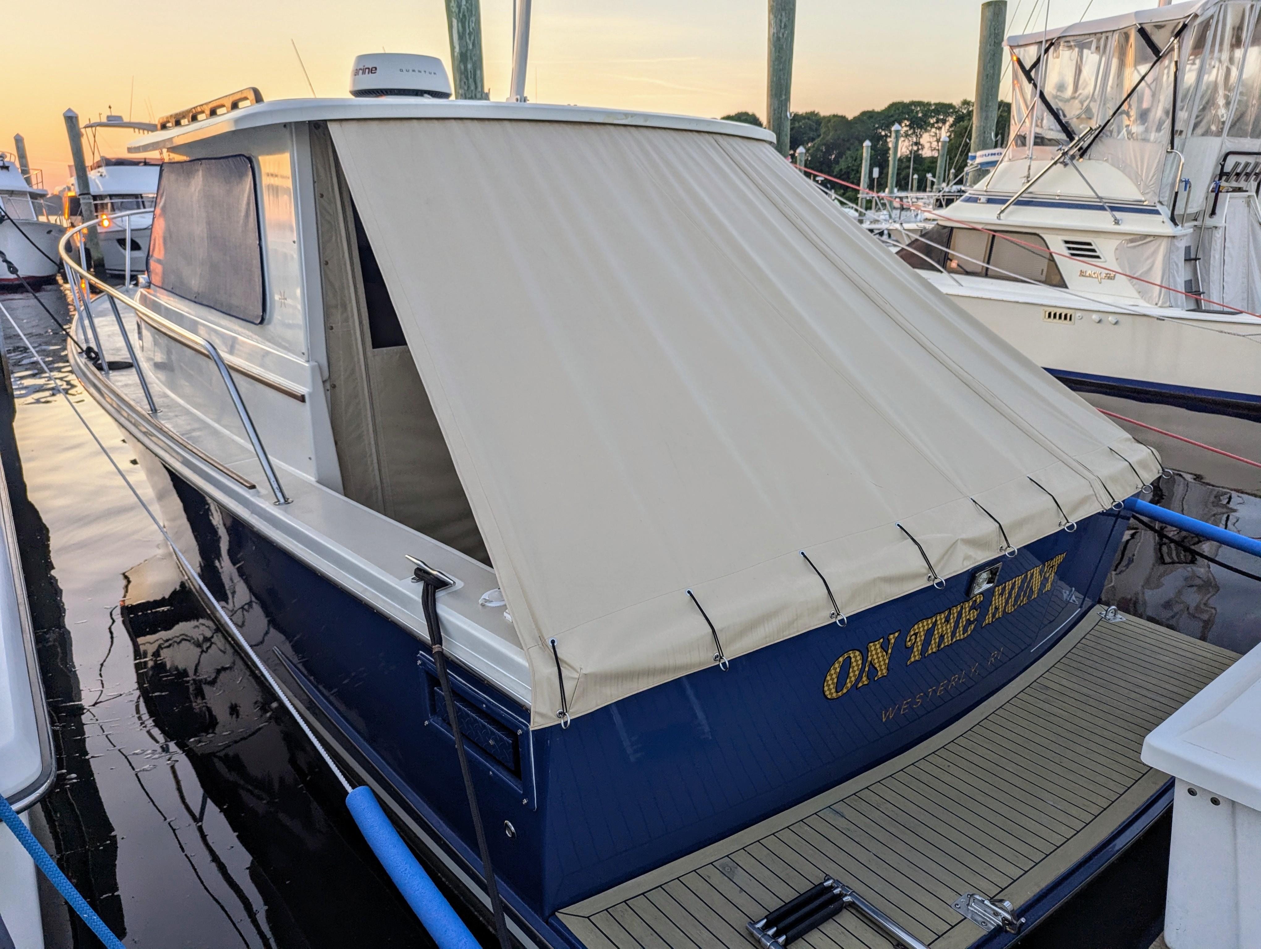 2000 Hunt Yachts 28 Express-8