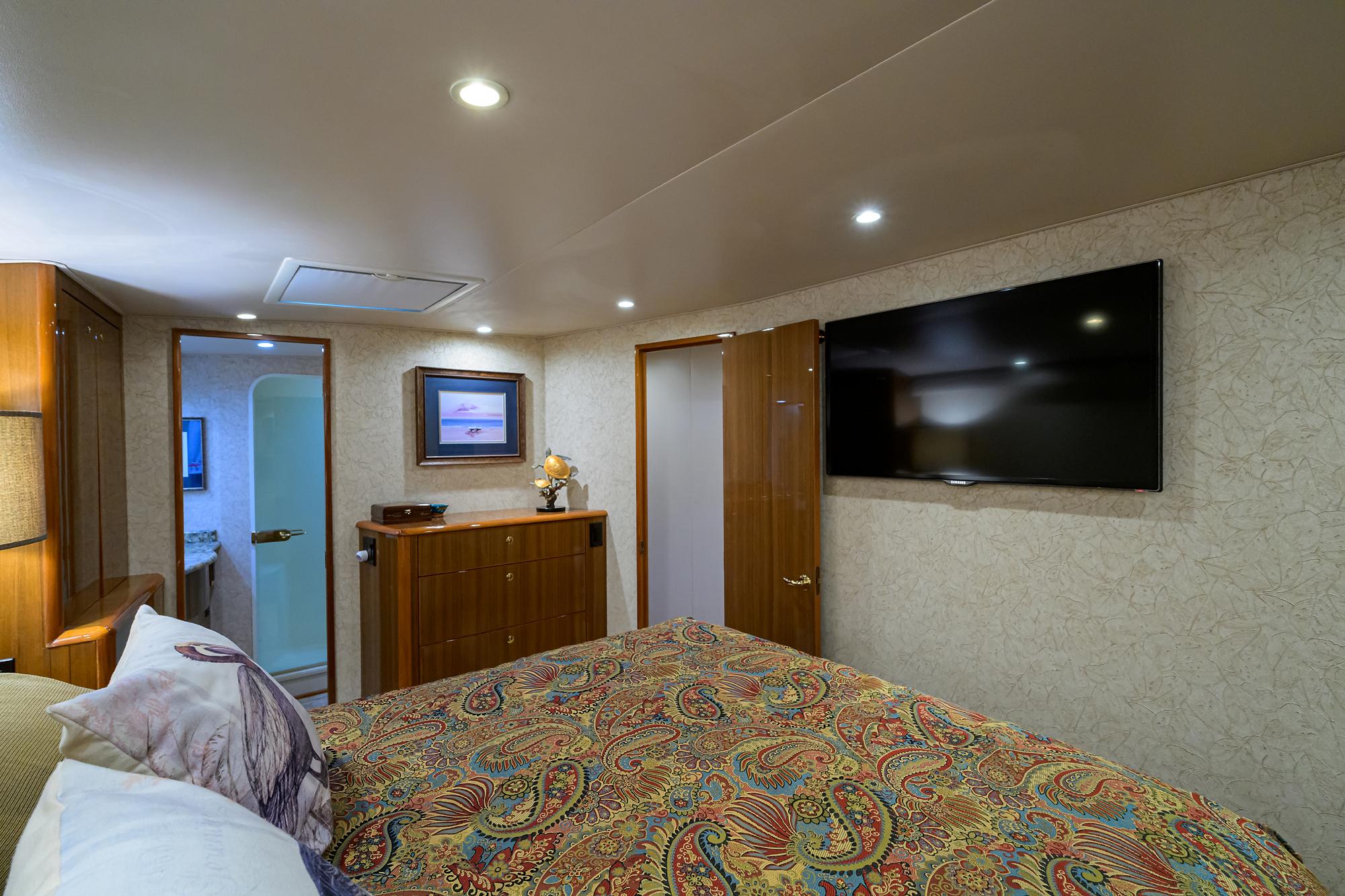 Viking 61 Bobkat - Interior Master Stateroom