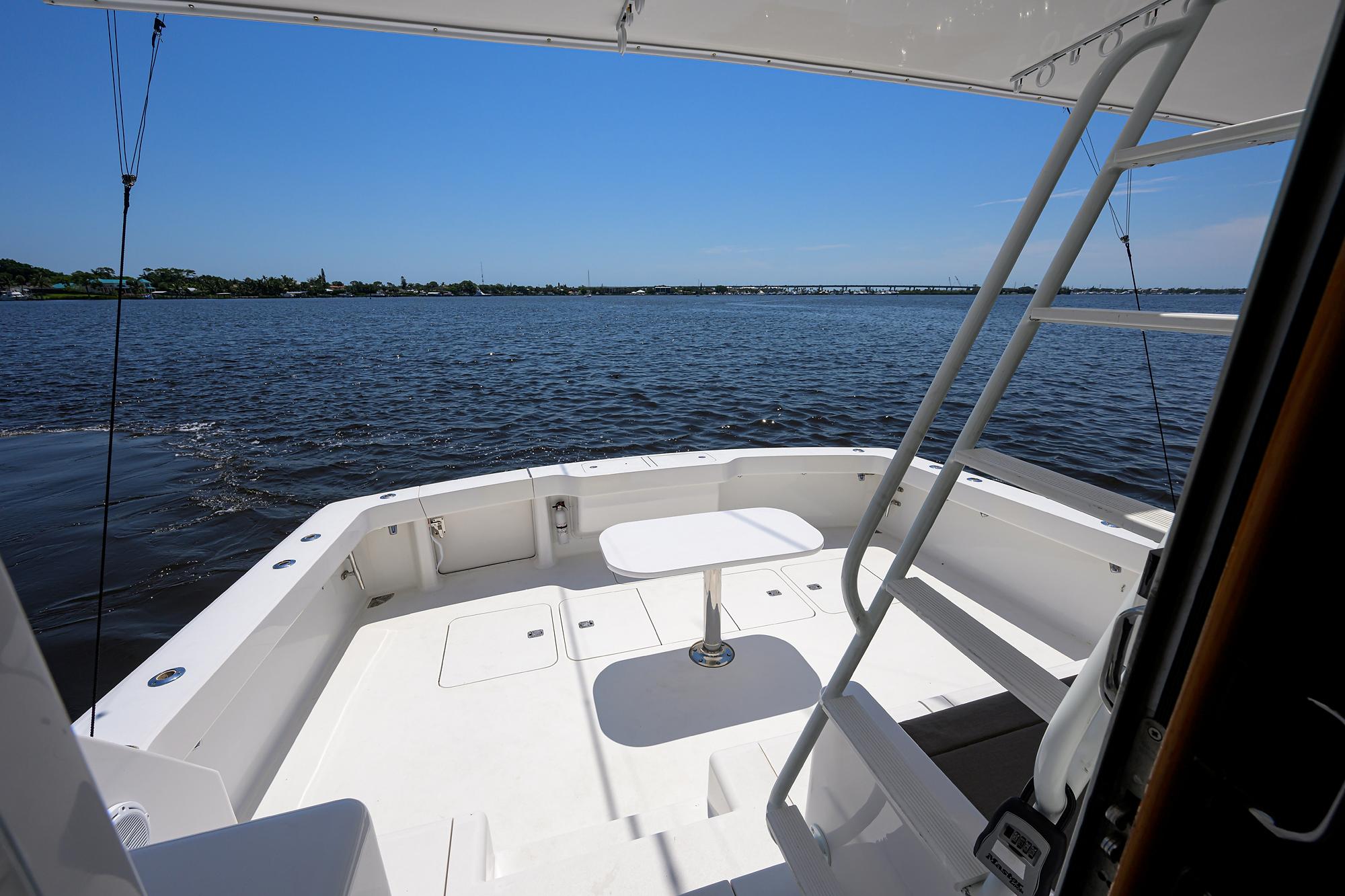 Viking 61 Bobkat - Exterior Cockpit