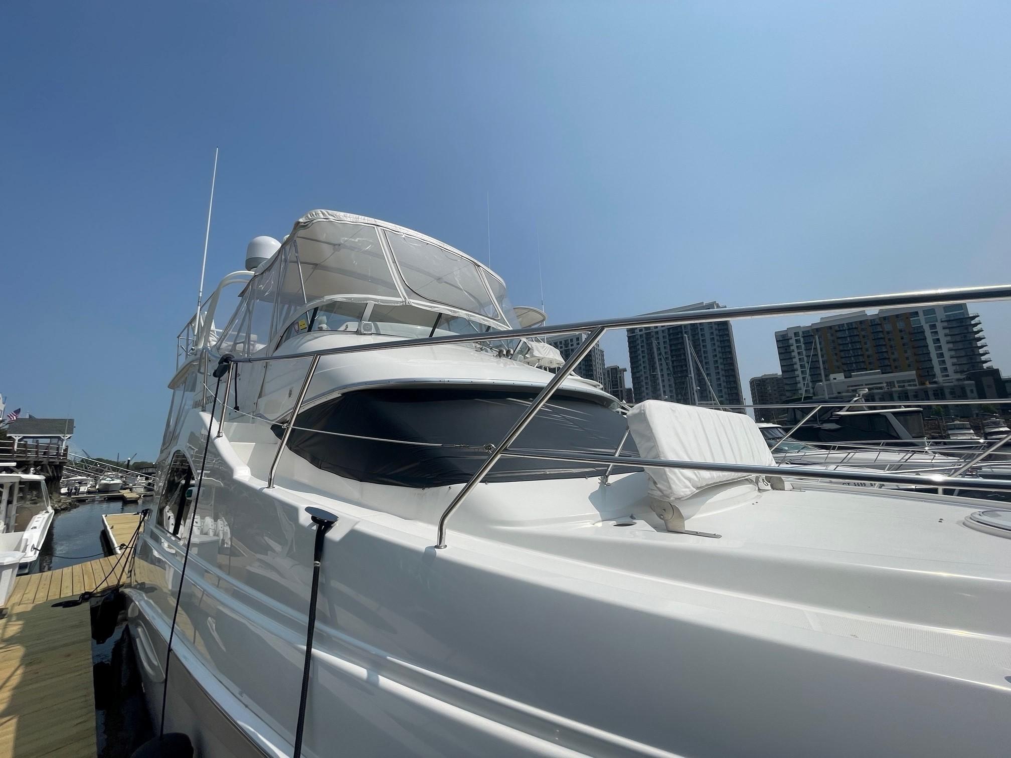 45 Silverton 39 Motor Yacht - profile