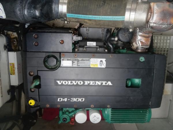 Volvo Penta D4-300 engine in a 2016 Aquila 44 yacht.