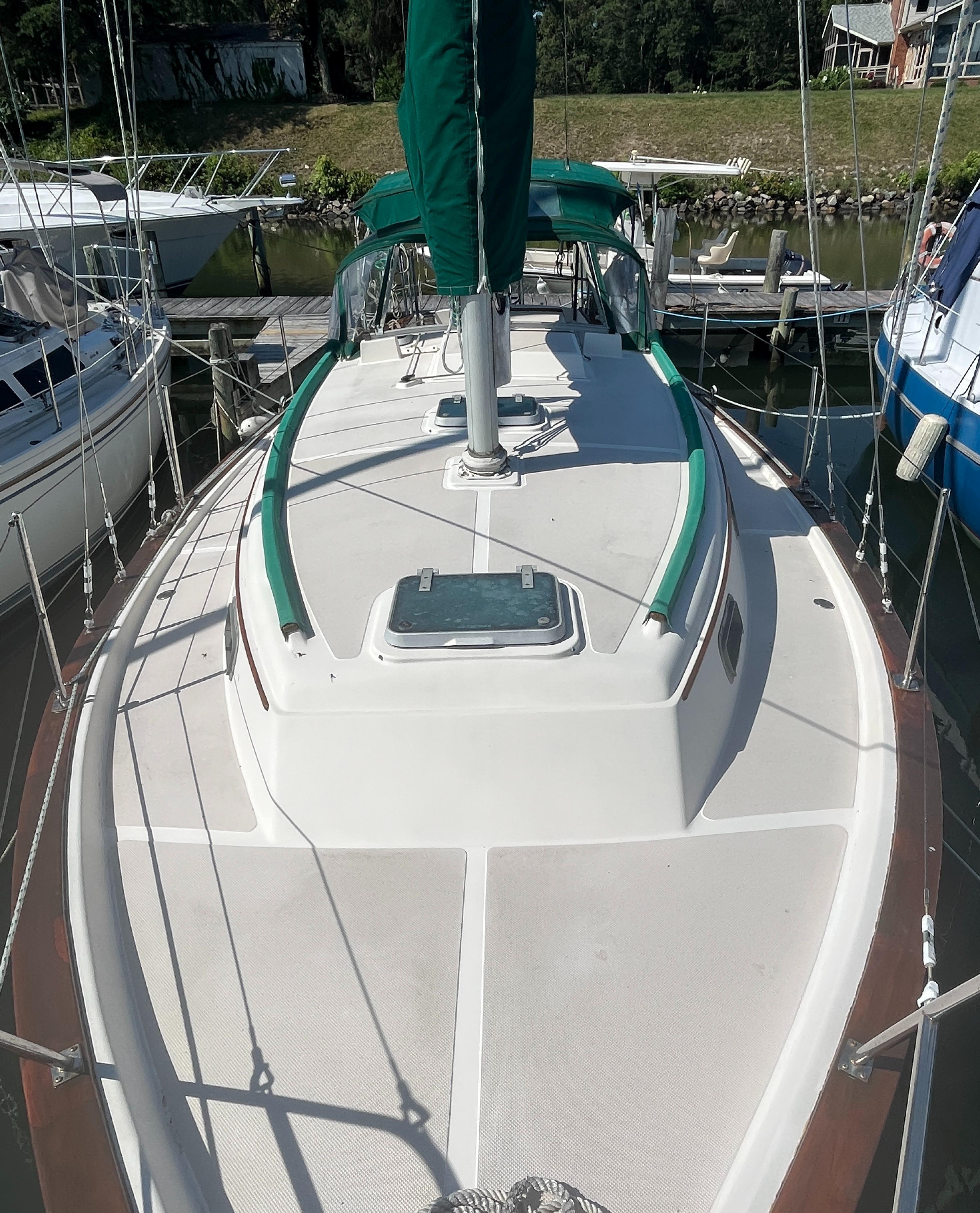 1985 Island Packet 31 For Sale | YaZu Yachting | Deltaville