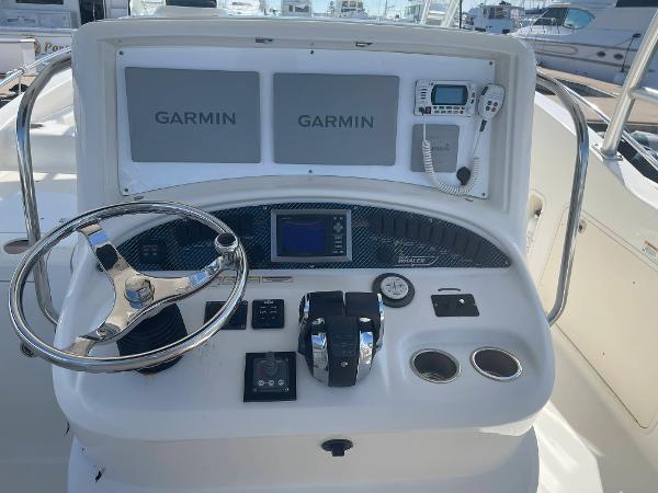 32' Boston Whaler, Listing Number 100915091, Image No. 13