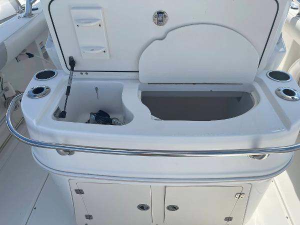 32' Boston Whaler, Listing Number 100915091, - Photo No. 26
