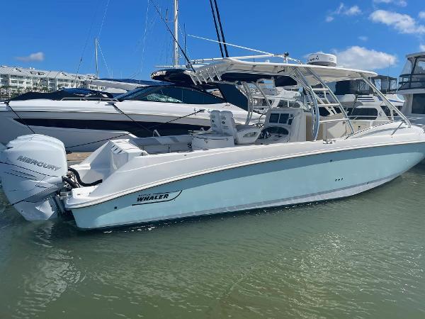 32' Boston Whaler, Listing Number 100915091, Image No. 32