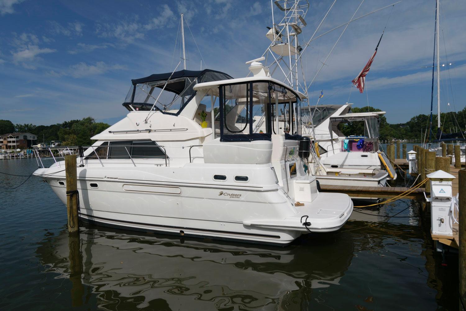 M 9926 JP Knot 10 Yacht Sales