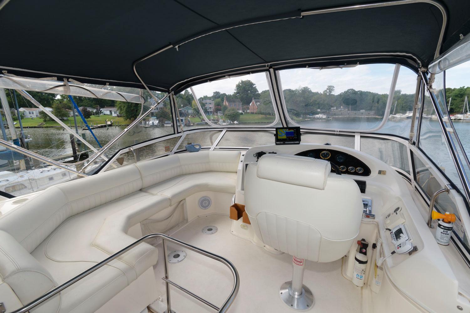M 9926 JP Knot 10 Yacht Sales