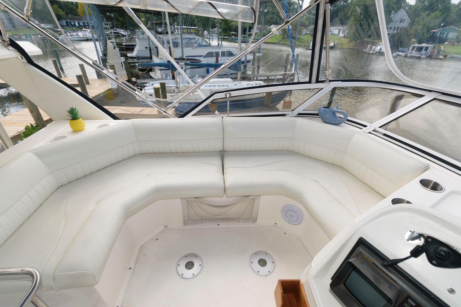 M 9926 JP Knot 10 Yacht Sales