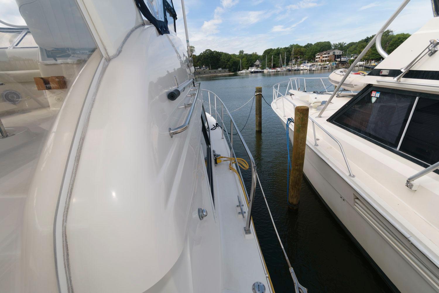 M 9926 JP Knot 10 Yacht Sales