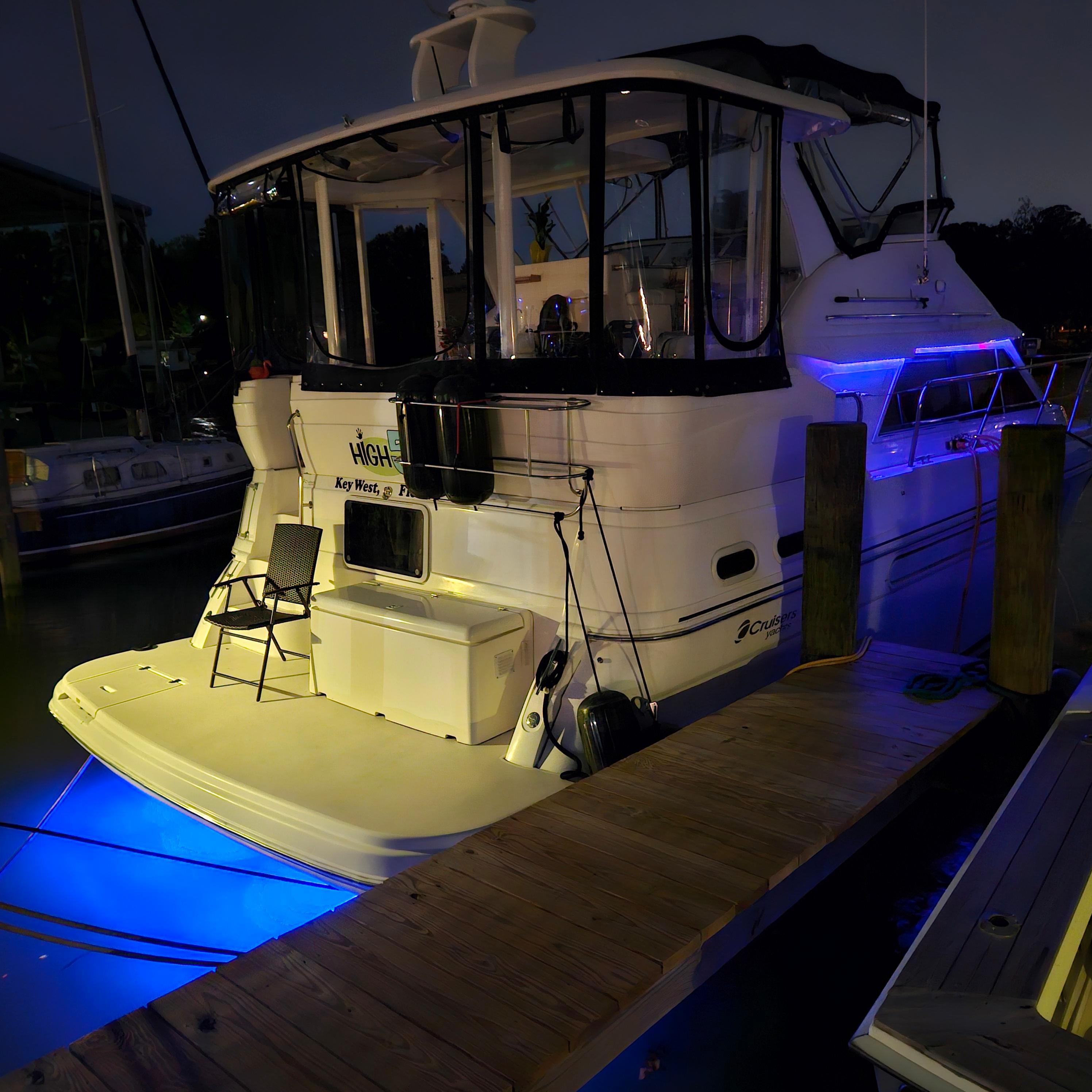M 9926 JP Knot 10 Yacht Sales