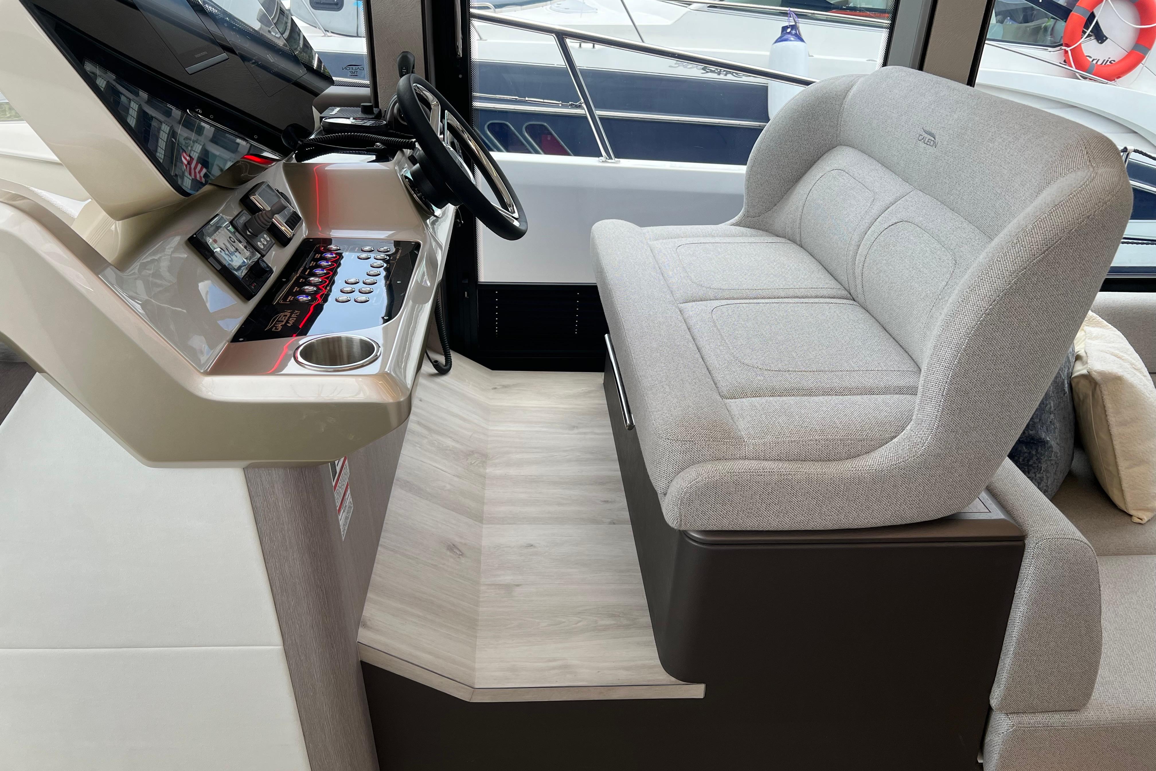 2024 Galeon 440 Fly Power 10060177 20260119193908042 2