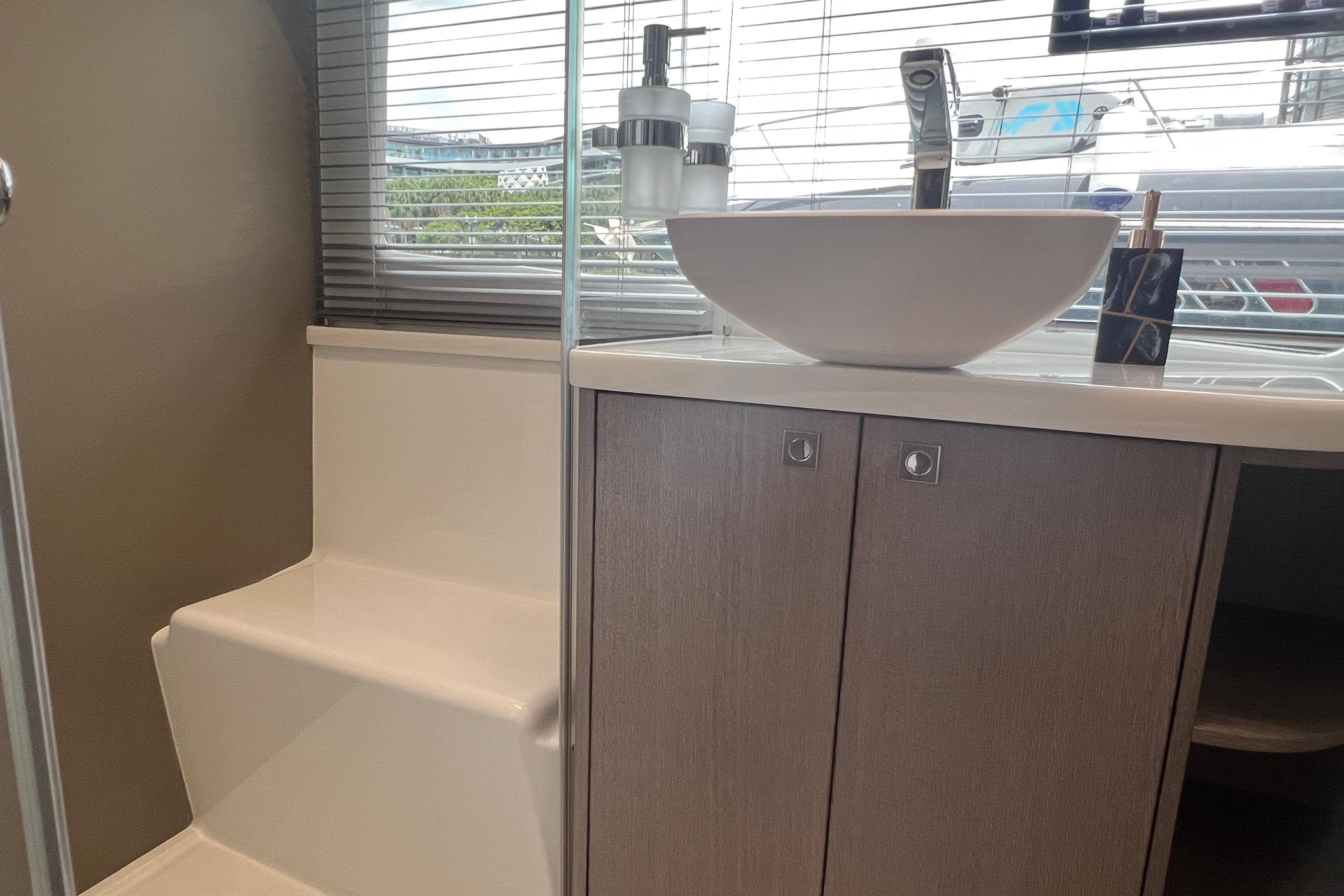 2024 Galeon 440 Fly Power 10060177 20260119193934293 4