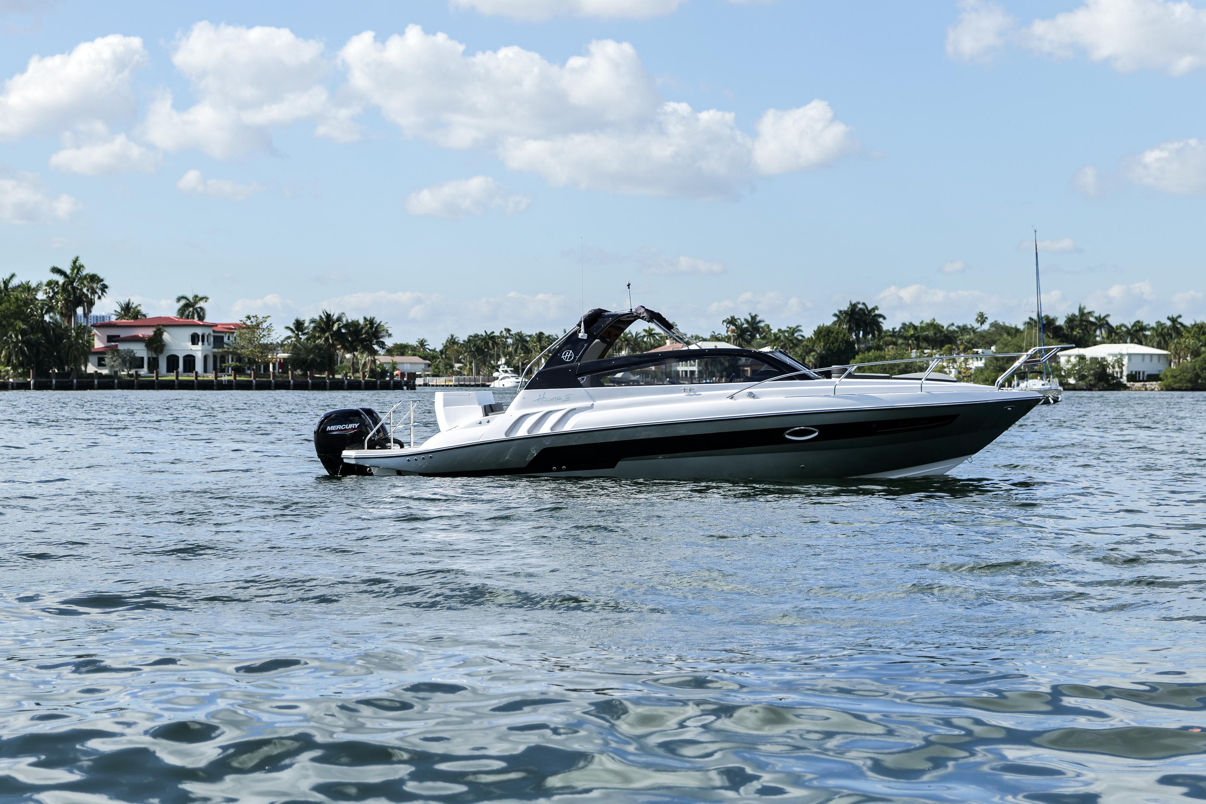 Hanover-305 Outboard Alpine Gray Ultimate Sport Edition 2025-Ready for Immediate Delivery FL-US-9663598 | Thumbnail