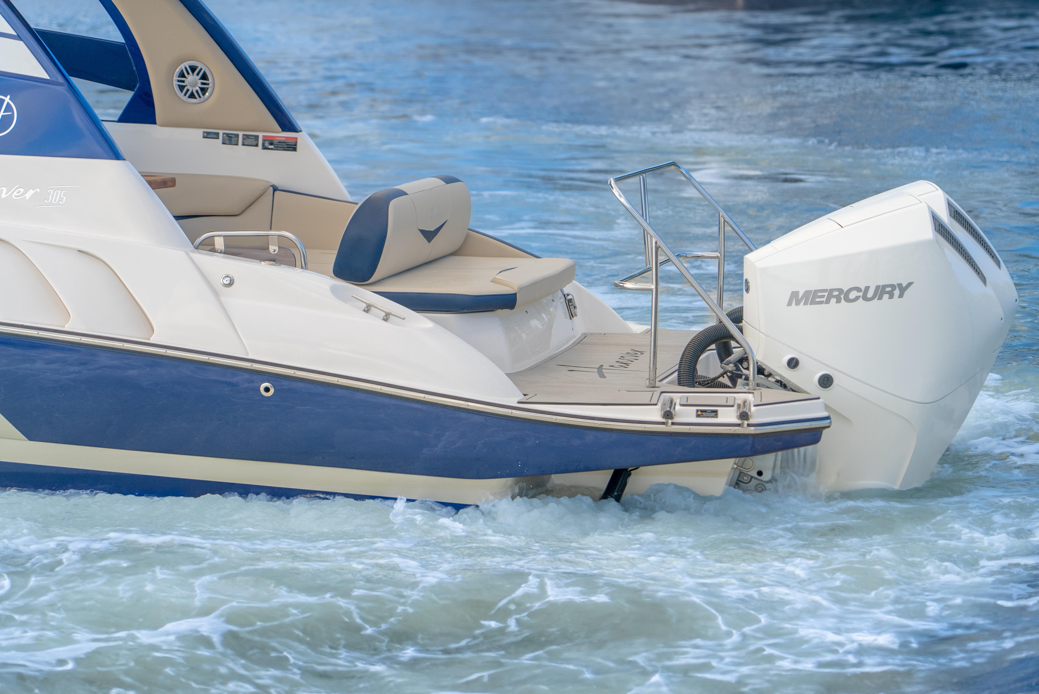 Hanover-305 Outboard Alpine Gray Ultimate Sport Edition 2025-Ready for Immediate Delivery FL-US-9663598 | Thumbnail
