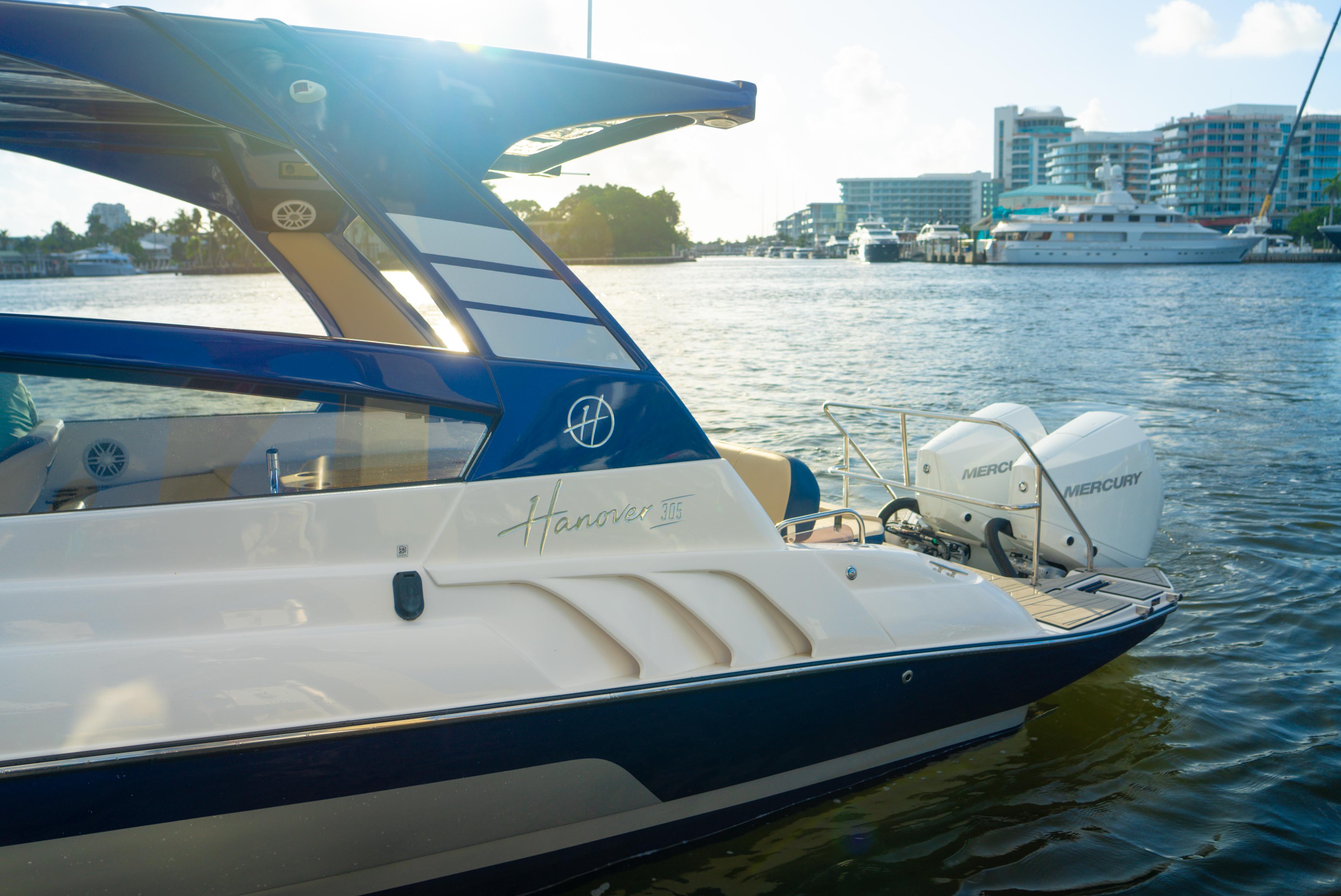 Hanover-305 Outboard Alpine Gray Ultimate Sport Edition 2025-Ready for Immediate Delivery FL-US-9663598 | Thumbnail