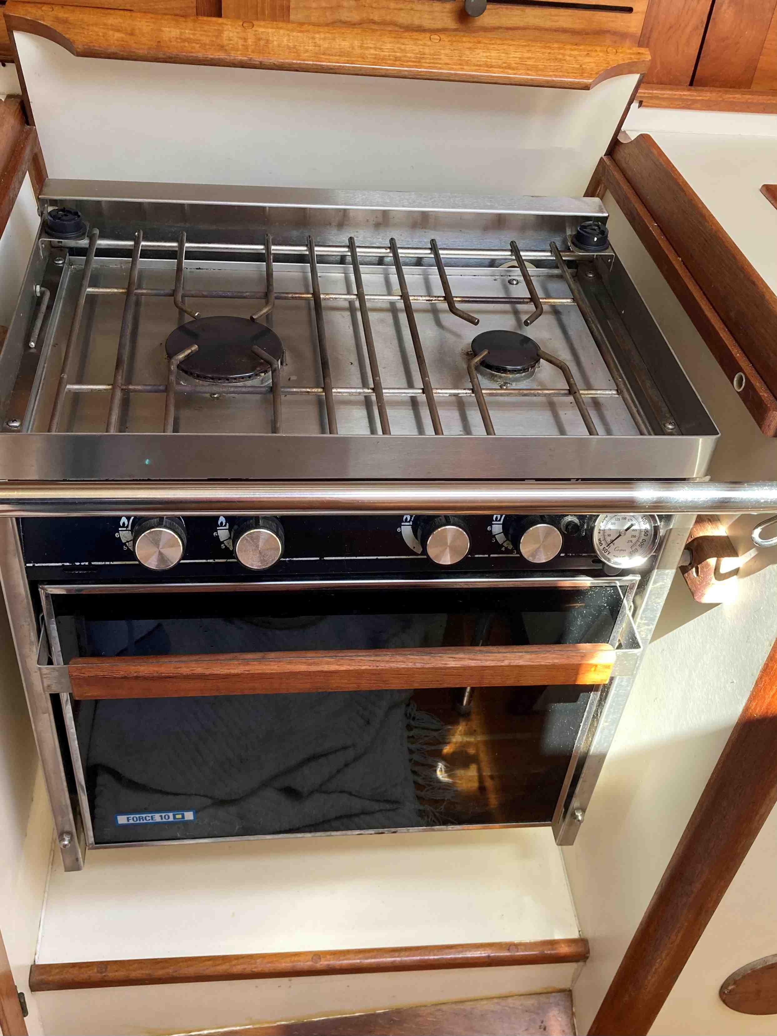 Image [43] of 1985 Cape Dory 31