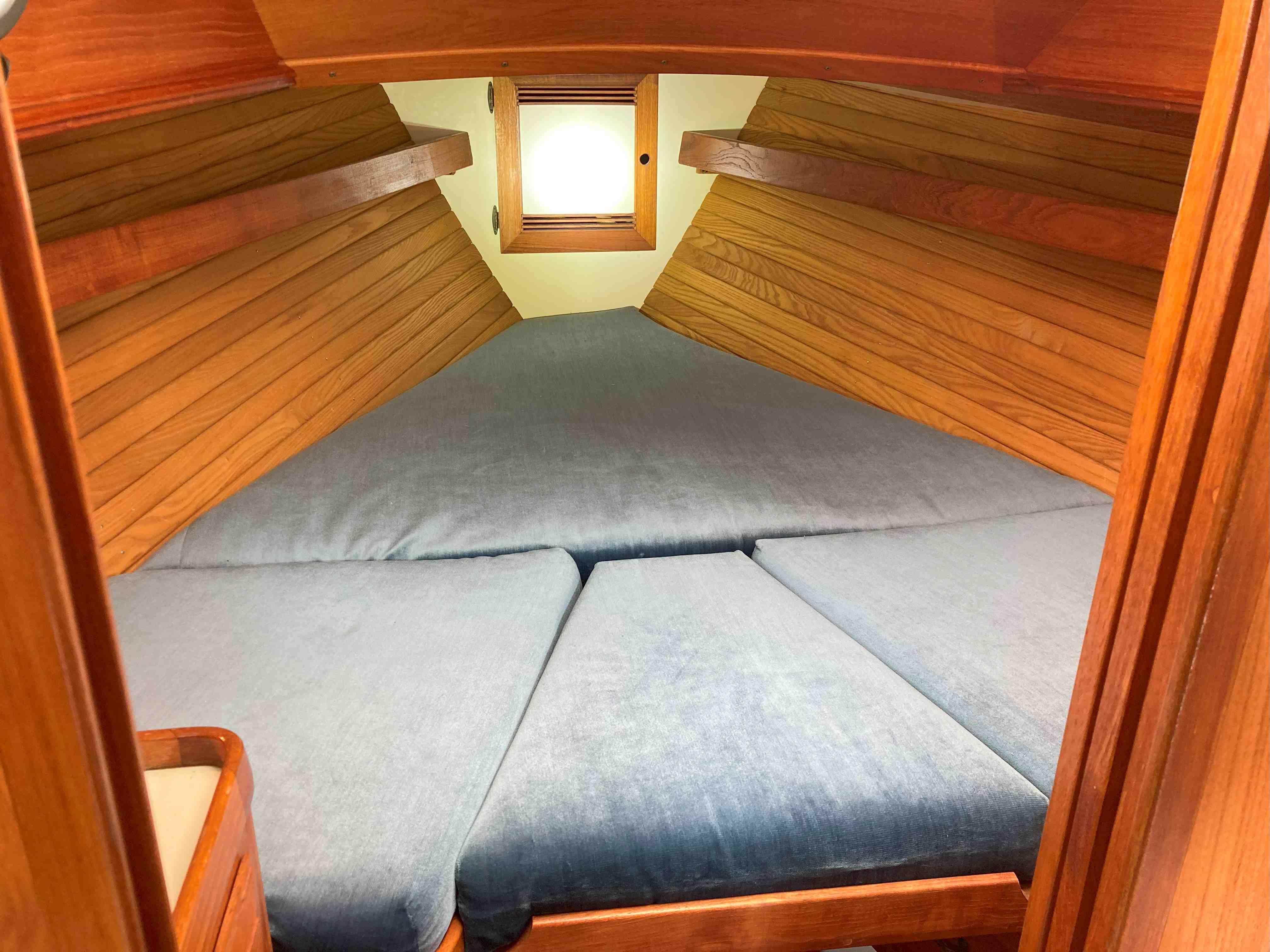 Image [44] of 1985 Cape Dory 31