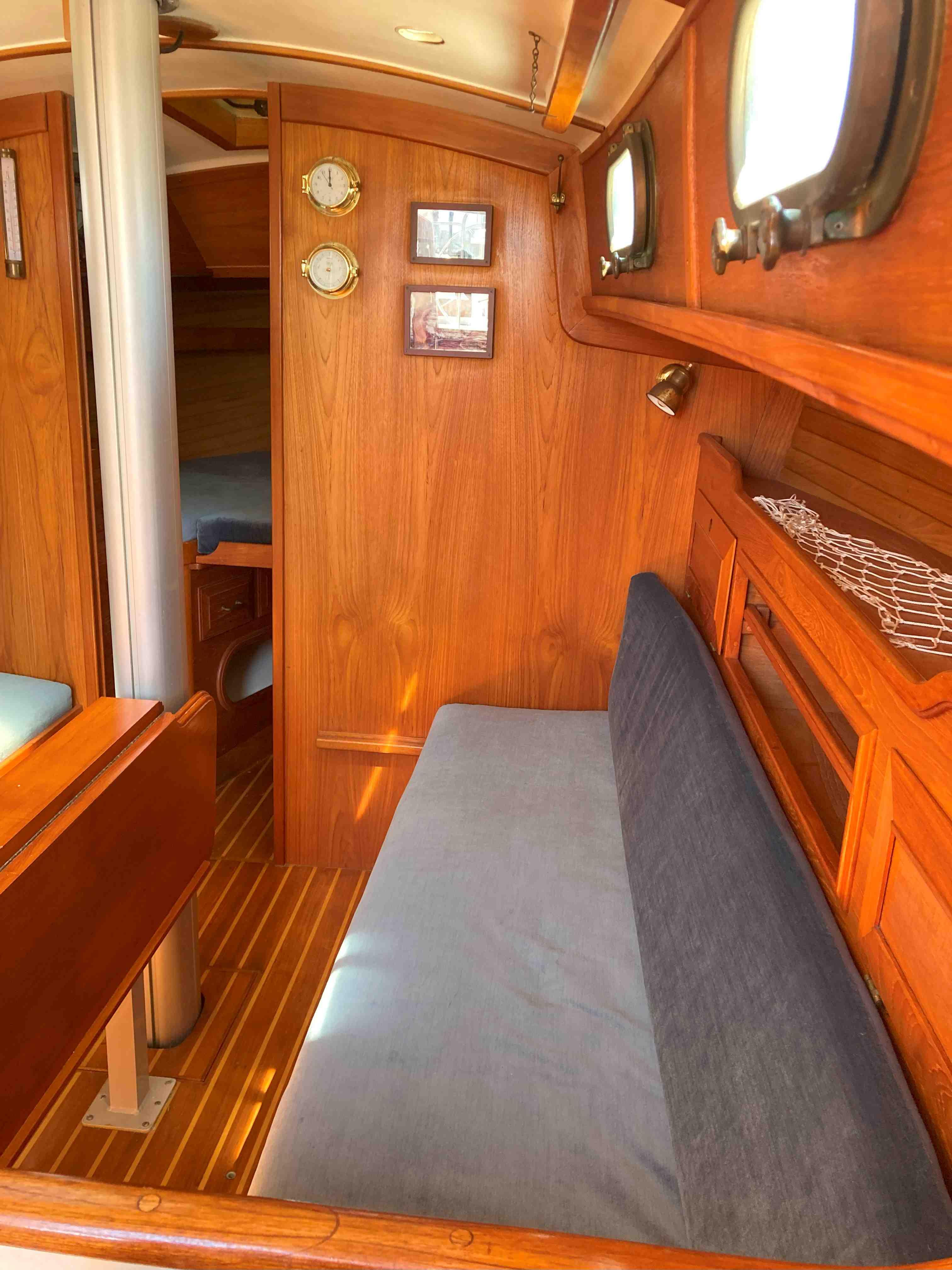 Image [51] of 1985 Cape Dory 31