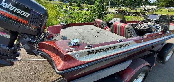1994 Ranger Boats boat for sale, model of the boat is 392V & Image # 1 of 32
