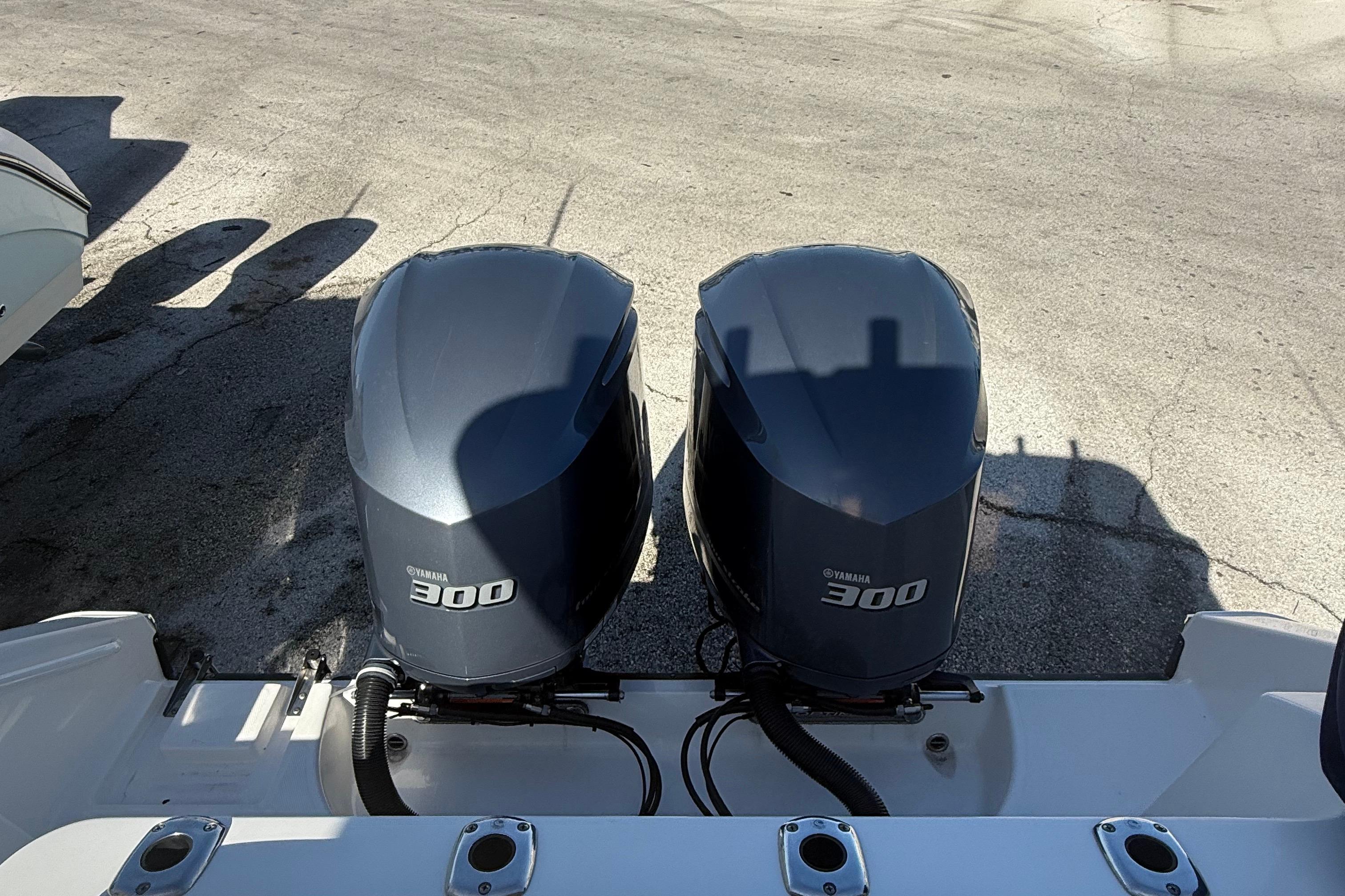 2016 Edgewater 280CC