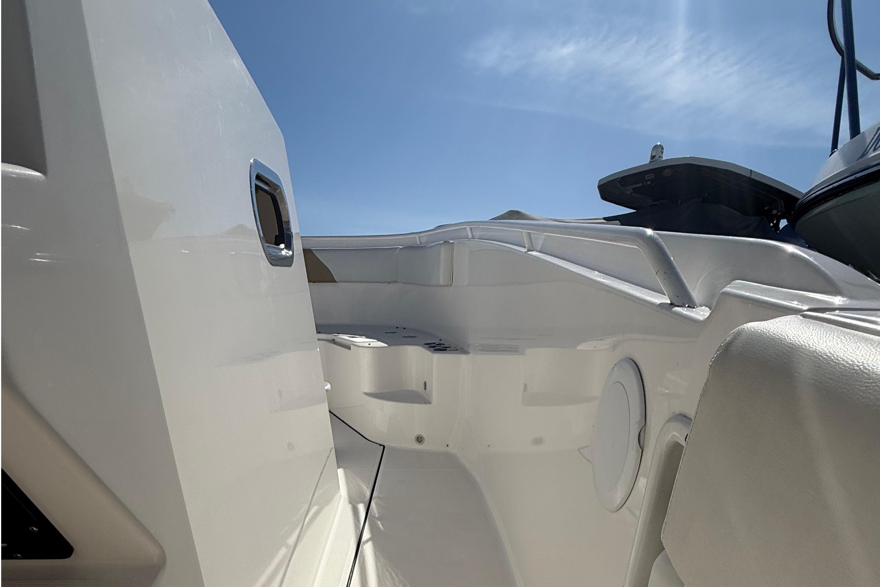 2016 Edgewater 280CC