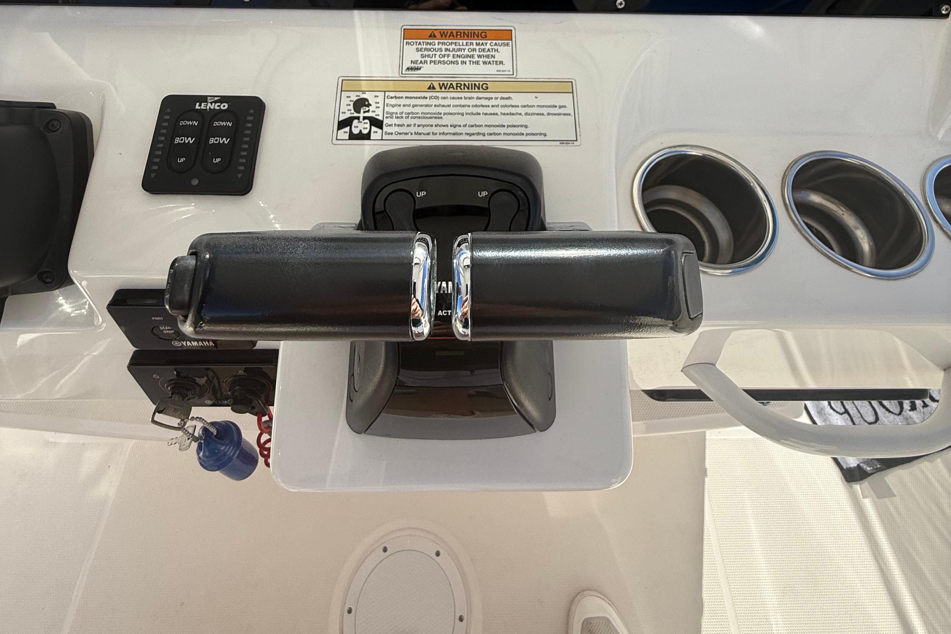 2016 Edgewater 280CC