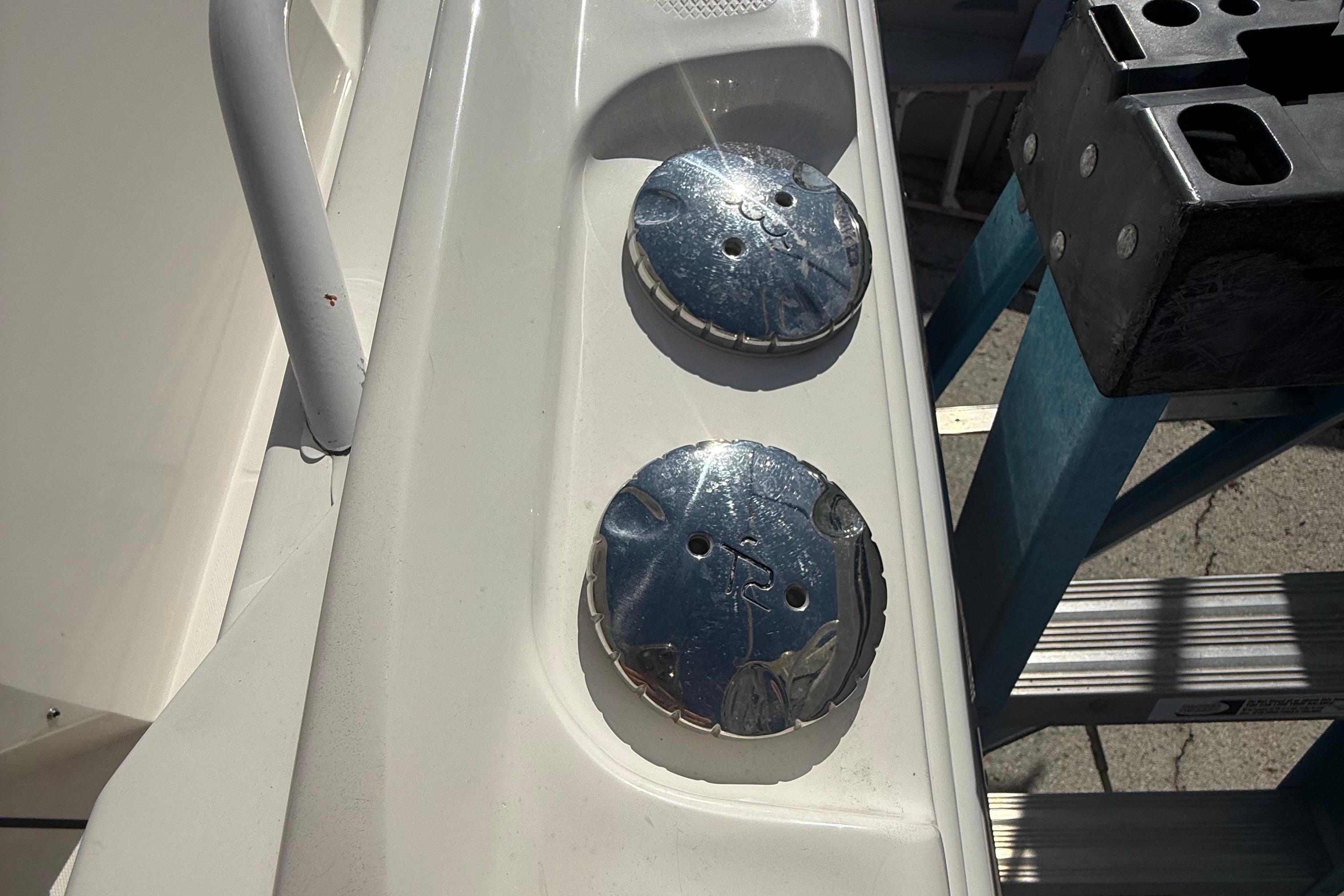 2016 Edgewater 280CC