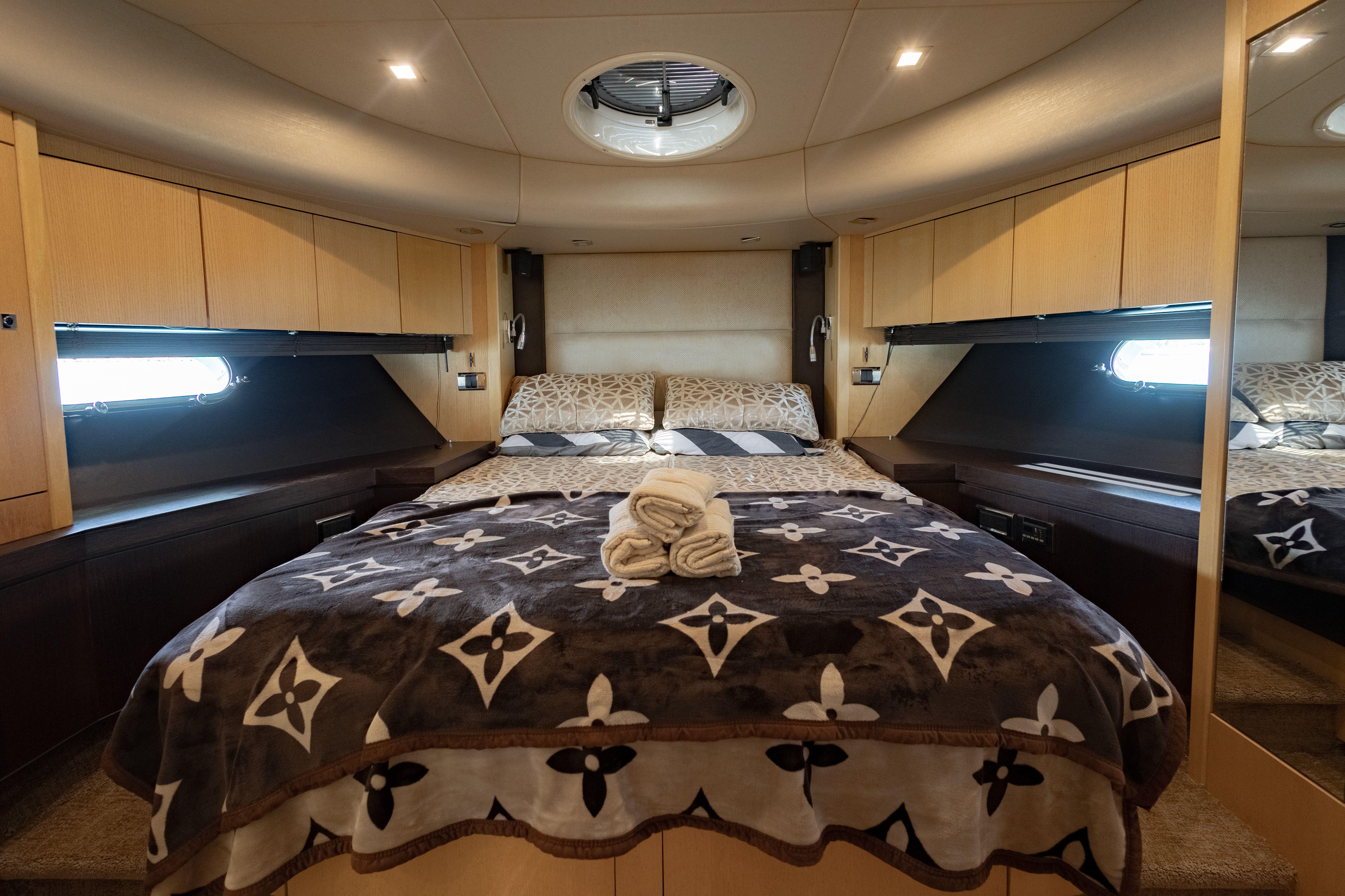 2013 Sunseeker Manhattan Power 9650187 20250108192730461 1 XLARGE