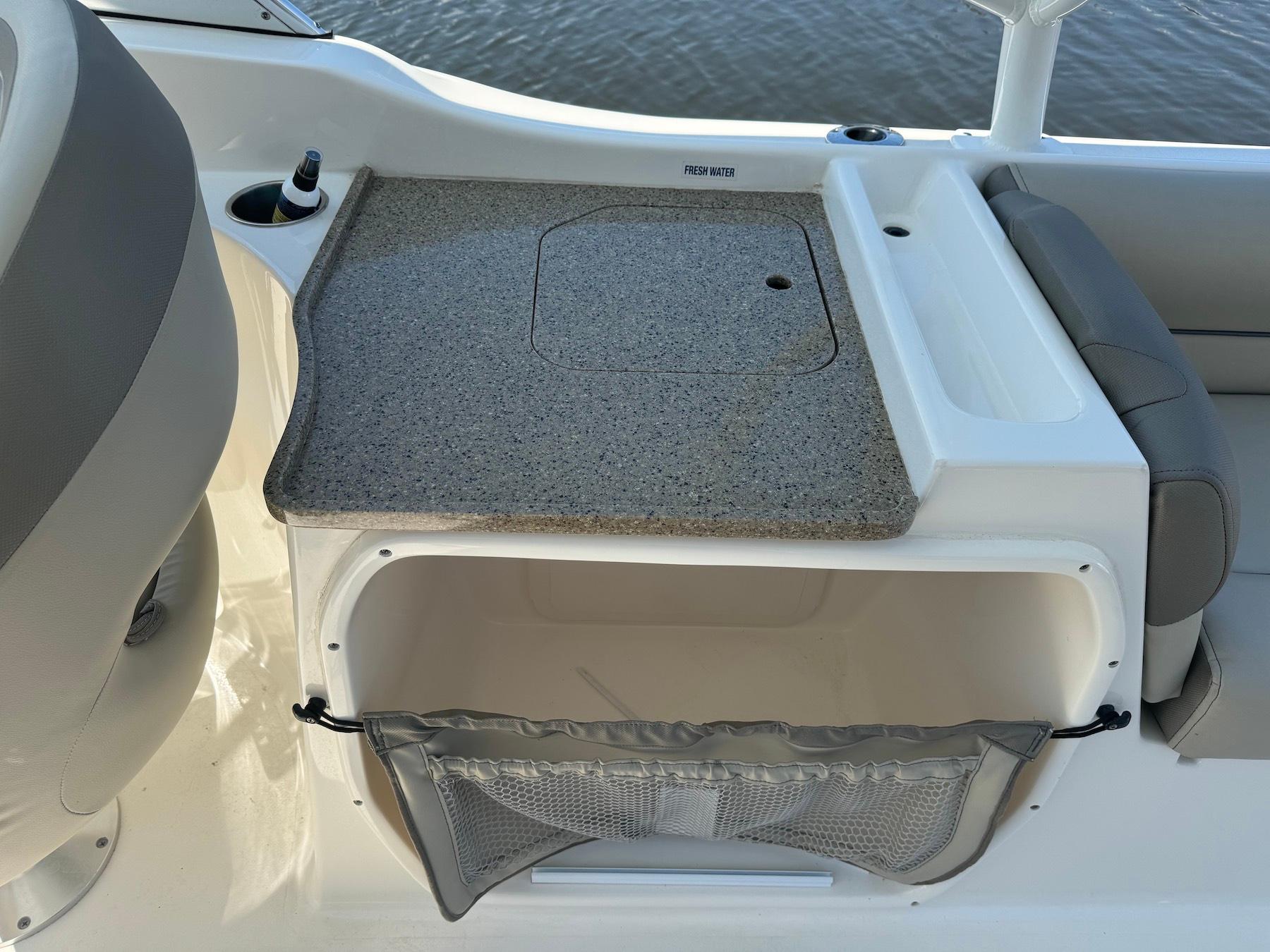 NJ 9056 MD Knot 10 Yacht Sales