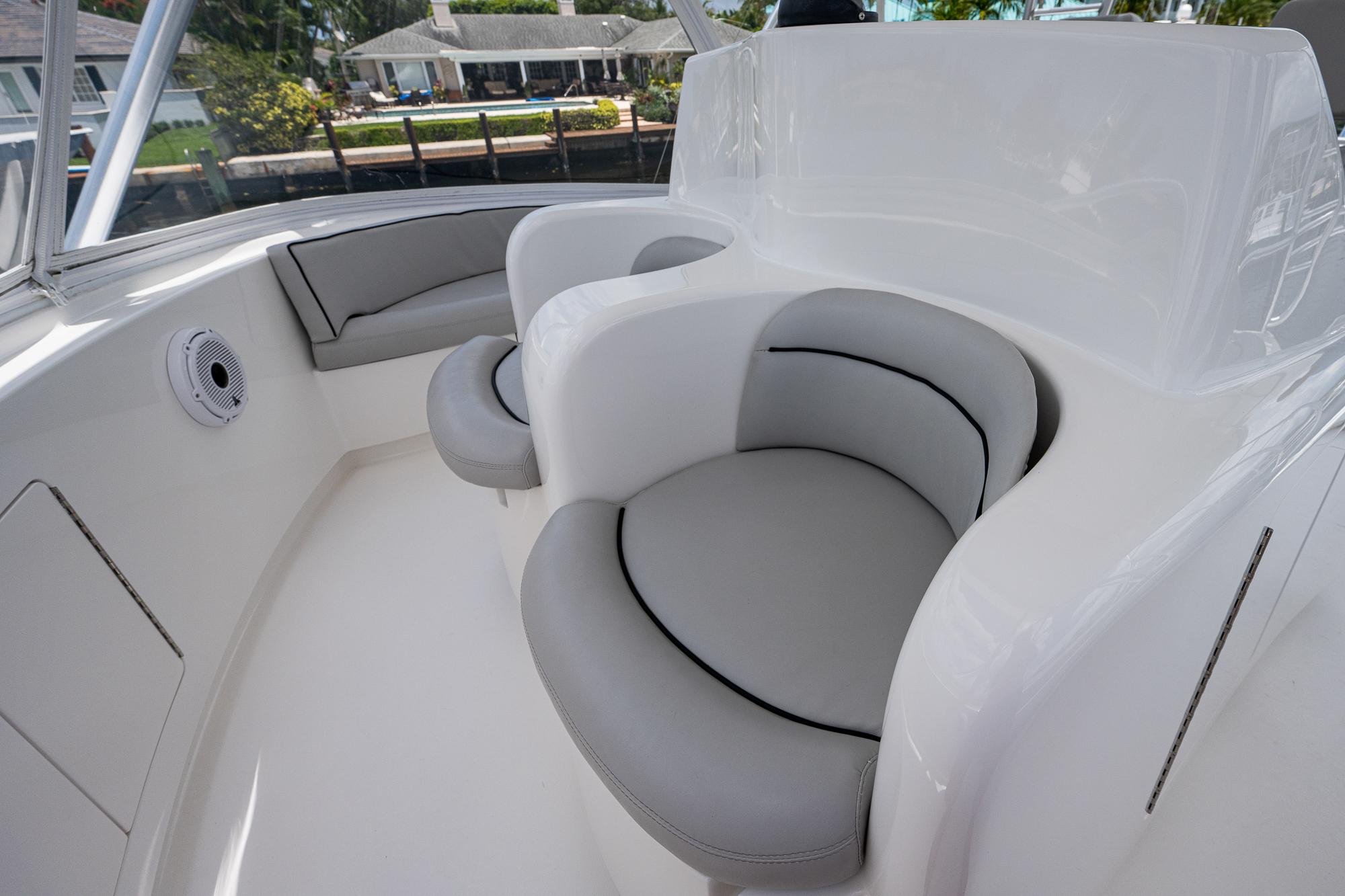 Viking 52 THE BOARDROOM - Flybridge