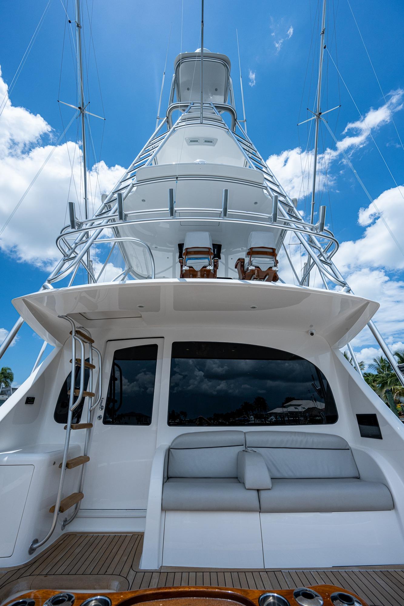 Viking 52 THE BOARDROOM - Cockpit