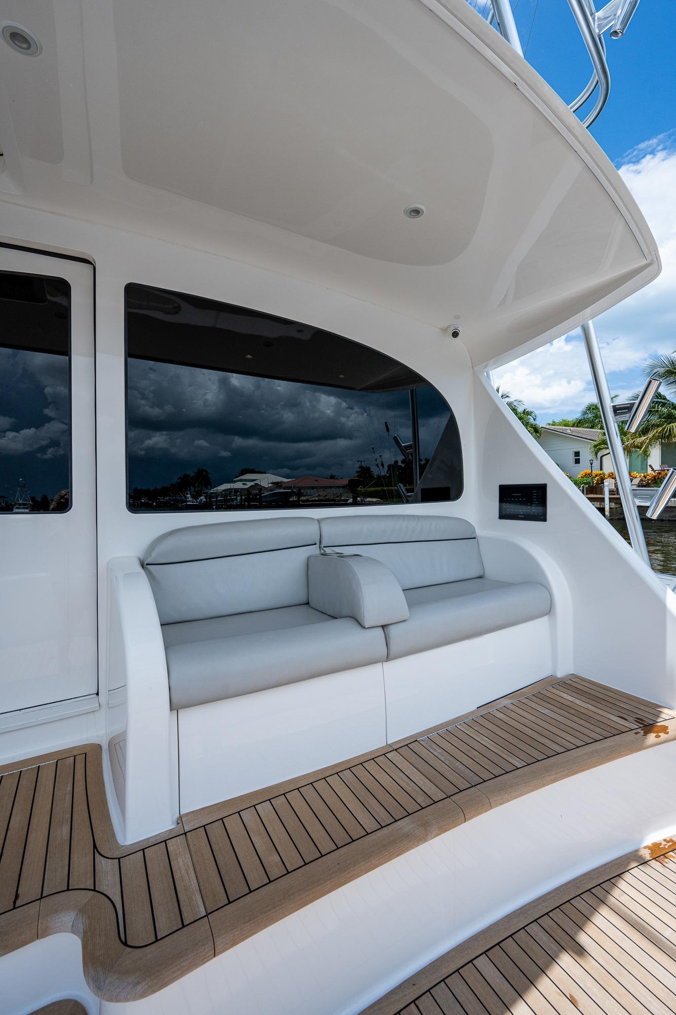 Viking 52 THE BOARDROOM - Cockpit