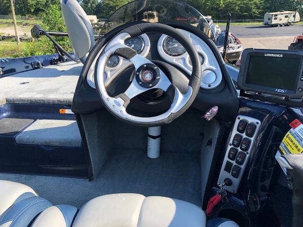 2007 Stratos boat for sale, model of the boat is 275XL & Image # 13 of 19