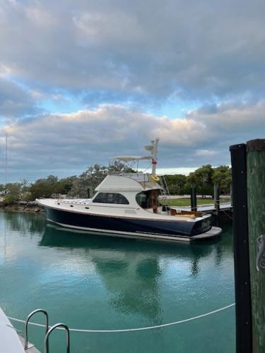 Photo of 2002 Hinckley 44'