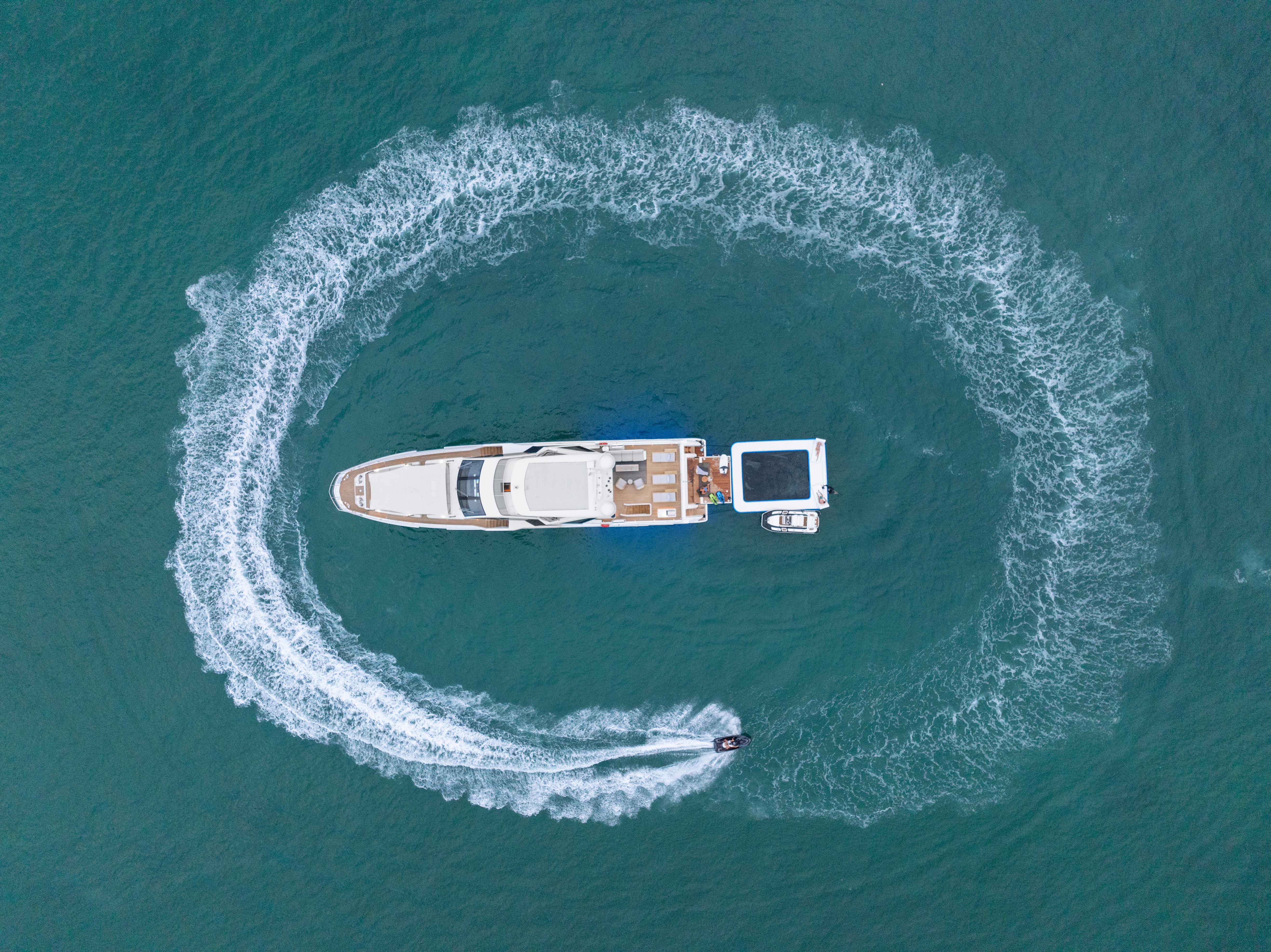 Yacht Photos Pics