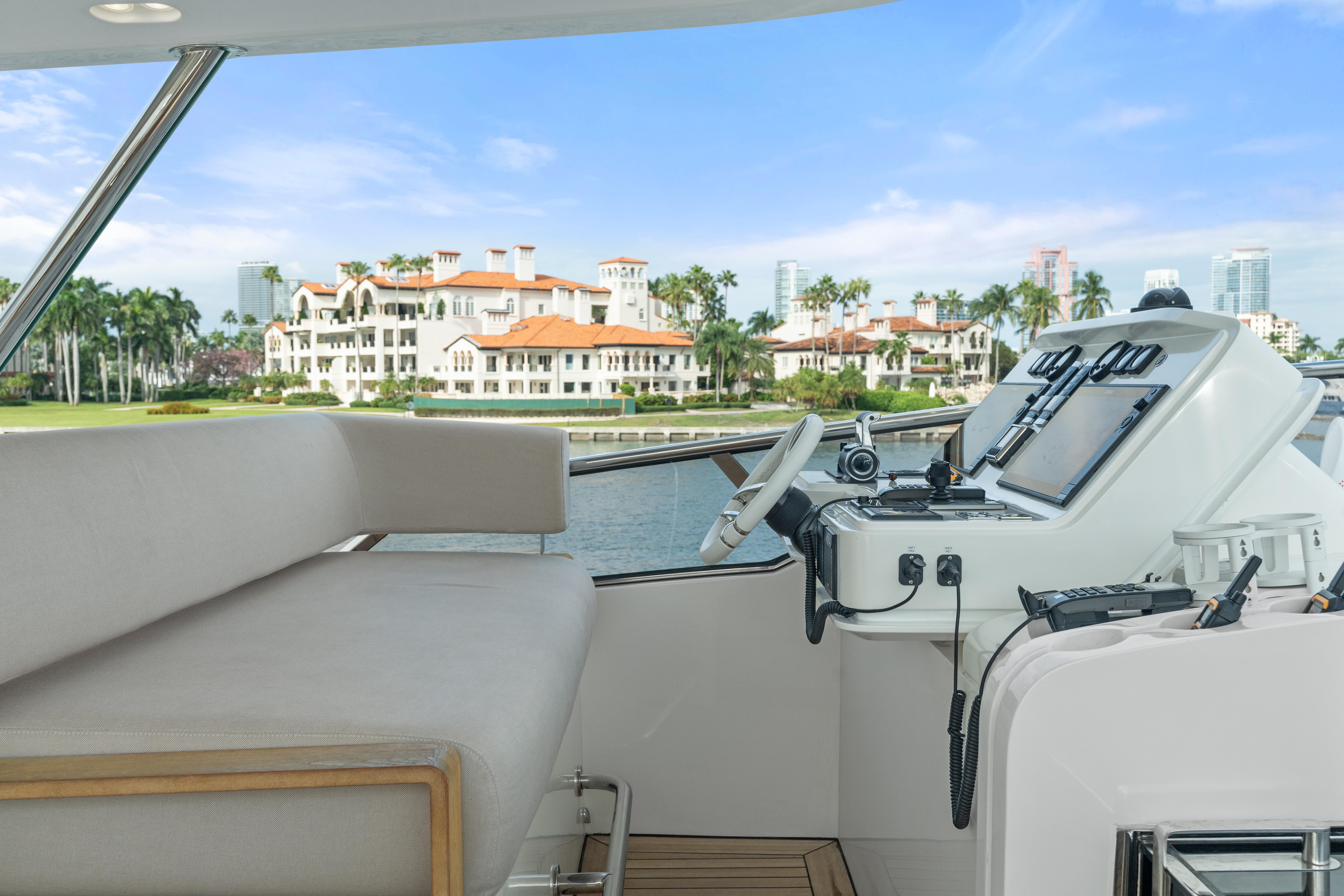 Yacht Photos Pics