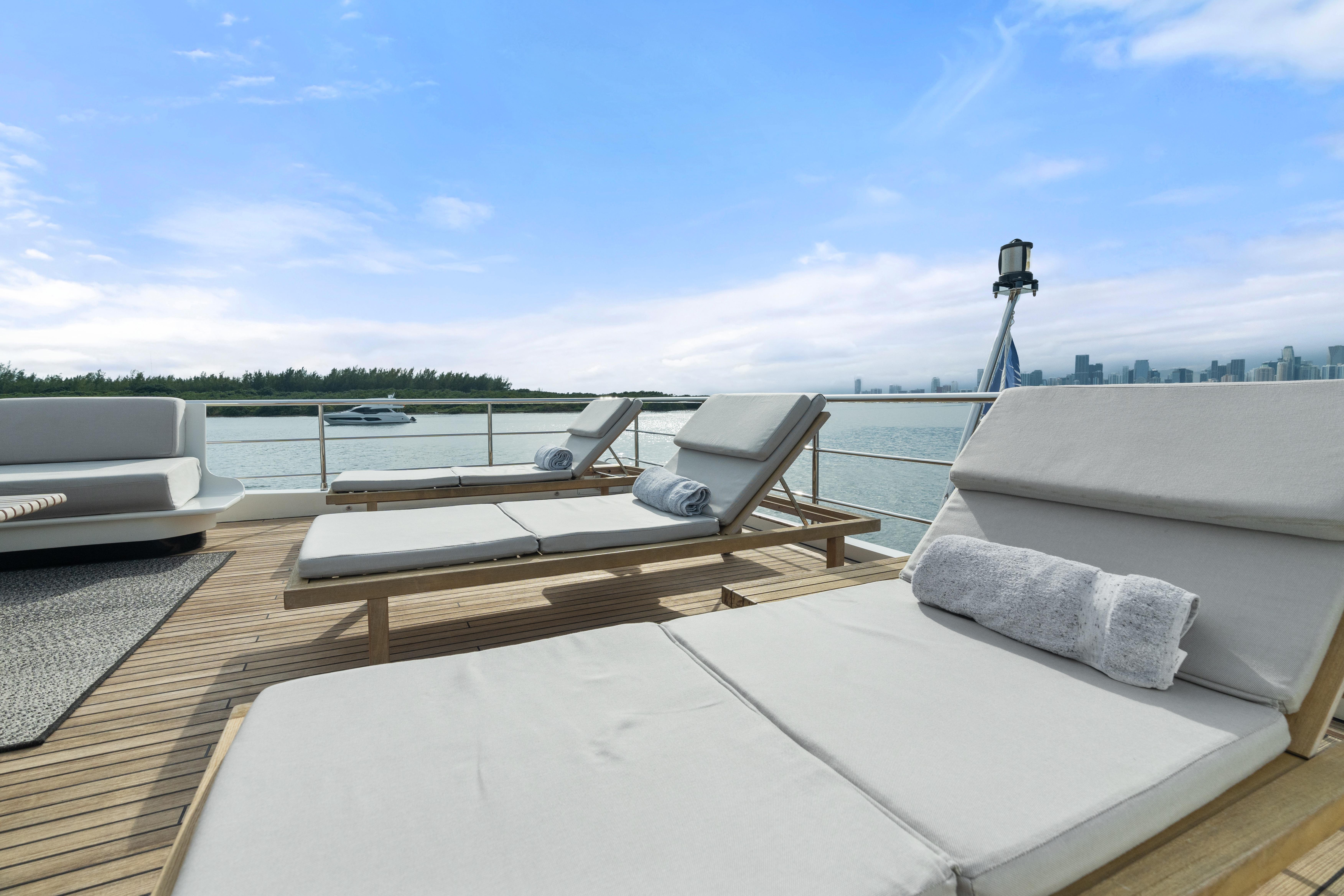 Yacht Photos Pics
