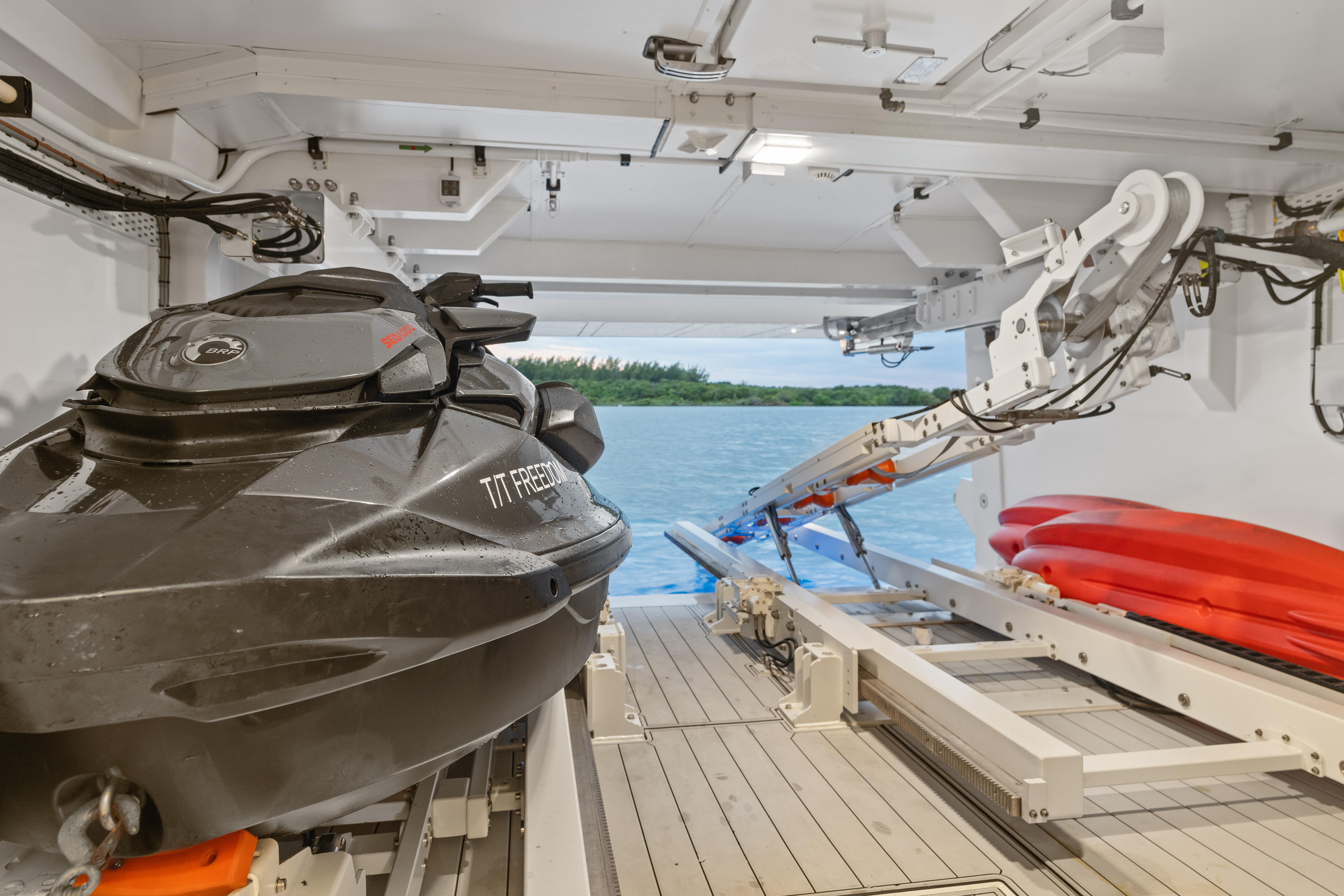 Yacht Photos Pics