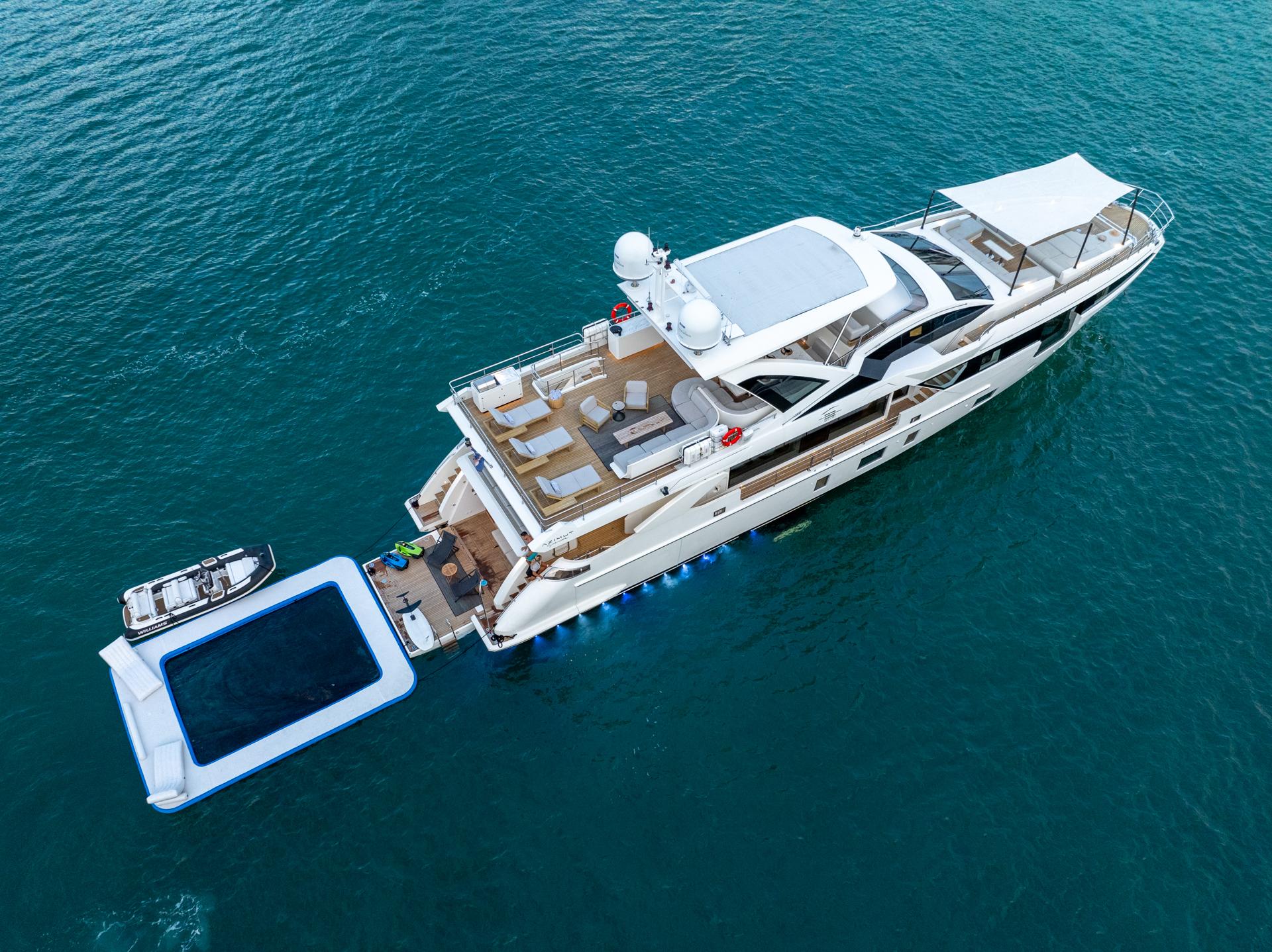 Yacht Photos Pics