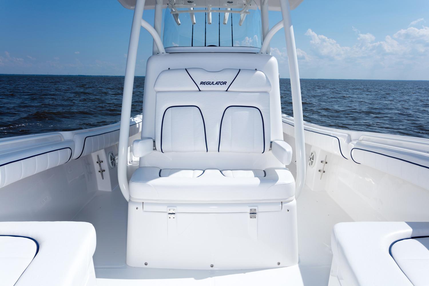 2016 Regulator 25-8