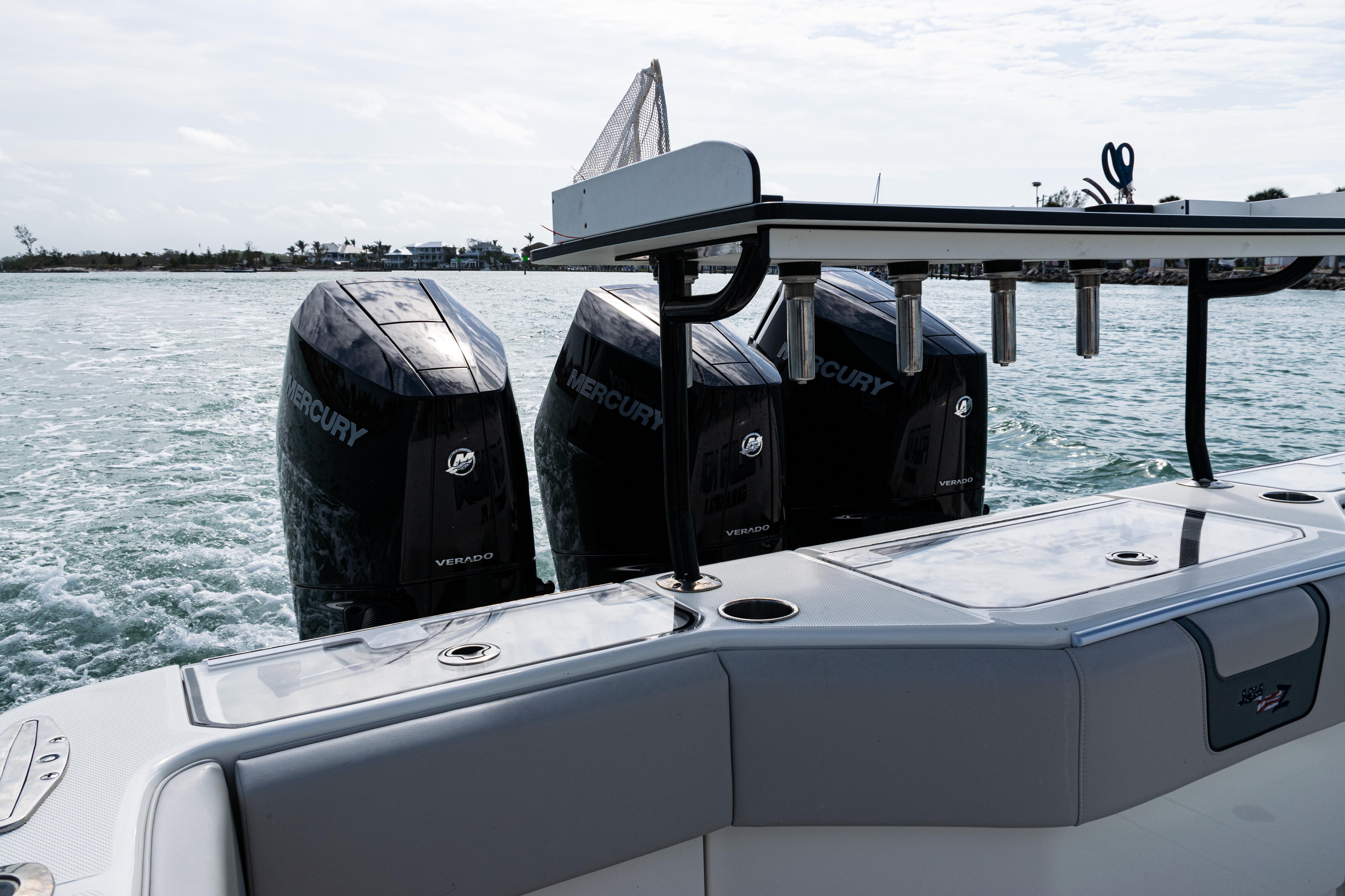 SeaVee-390Z 2015 -FL-US-2015 SeaVee 390Z boat with triple Mercury engines on the water.-9741010 | Thumbnail