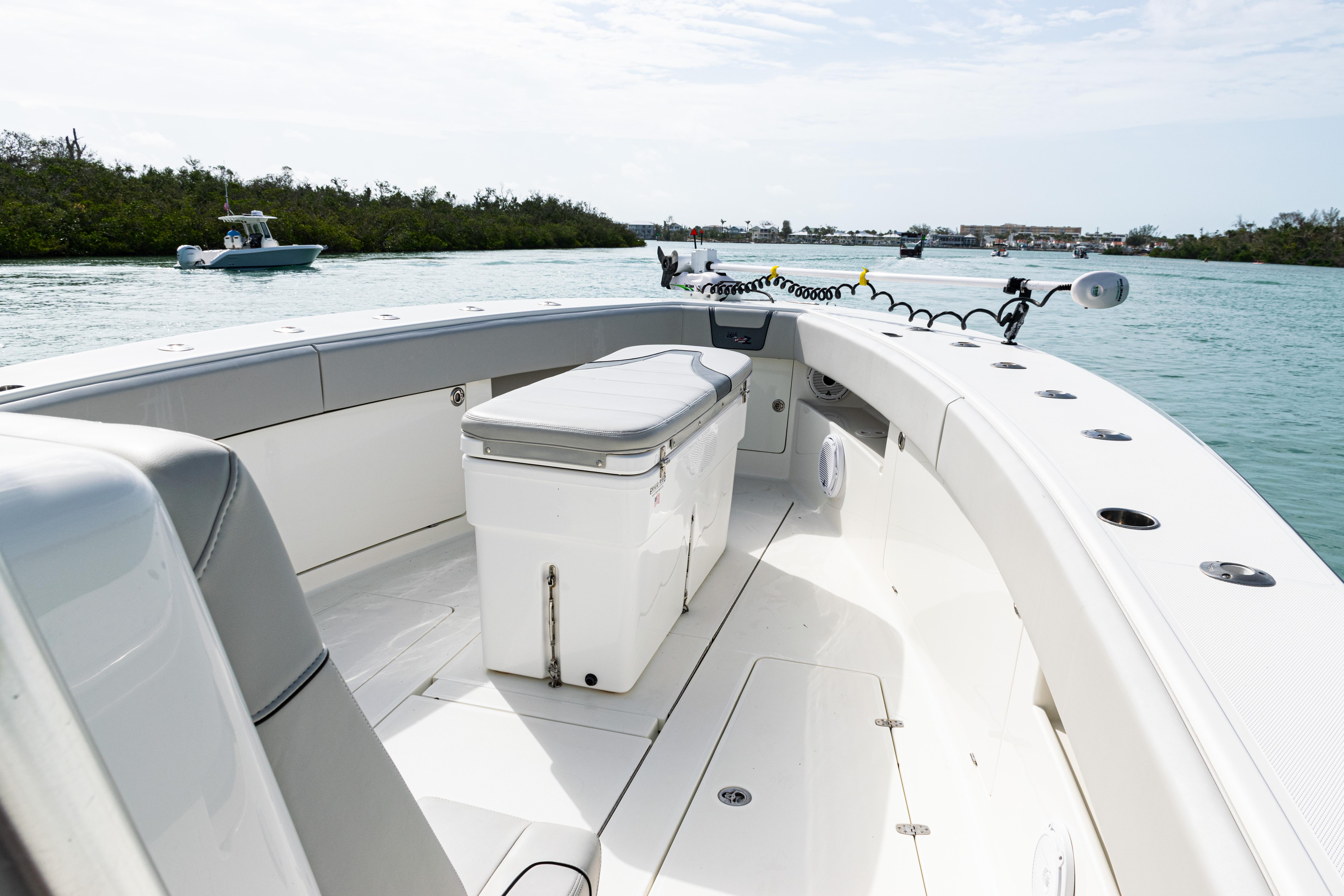 SeaVee-390Z 2015 -FL-US-2015 SeaVee 390Z boat interior with seating and storage, cruising on calm waters.-9741010 | Thumbnail