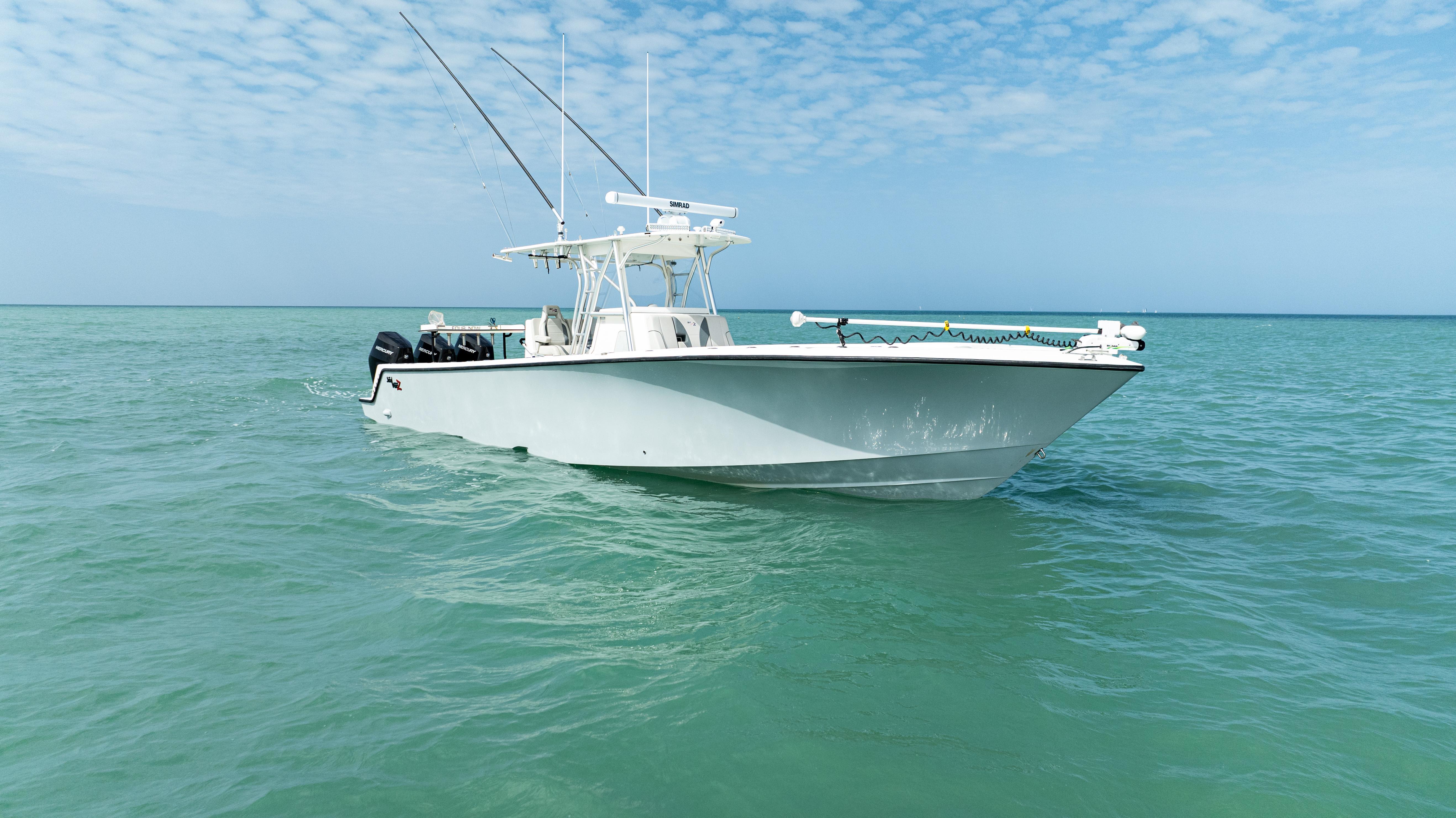 SeaVee-390Z 2015 -FL-US-2015 SeaVee 390Z boat on calm ocean waters under a partly cloudy sky.-9741010 | Thumbnail