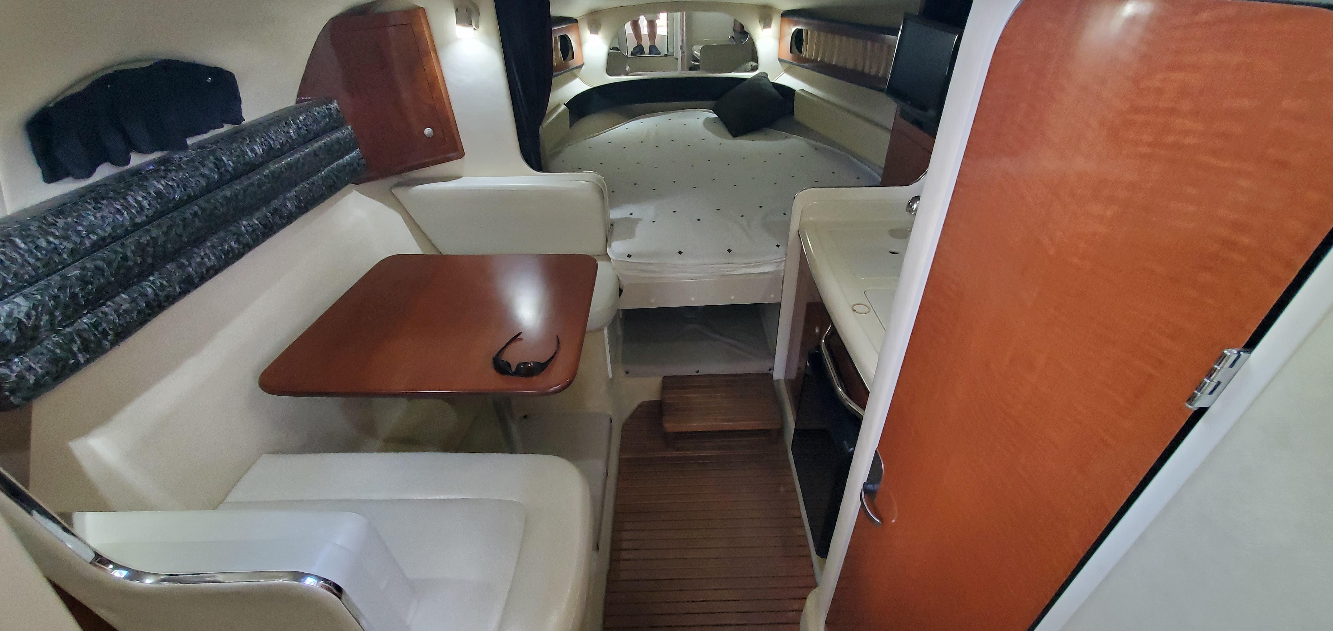 M 8020 DD Knot 10 Yacht Sales