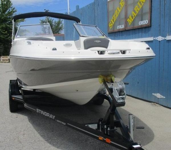 2016 Stingray boat for sale, model of the boat is 201 DC & Image # 2 of 32