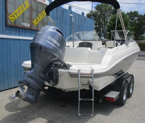 2016 Stingray boat for sale, model of the boat is 201 DC & Image # 5 of 32